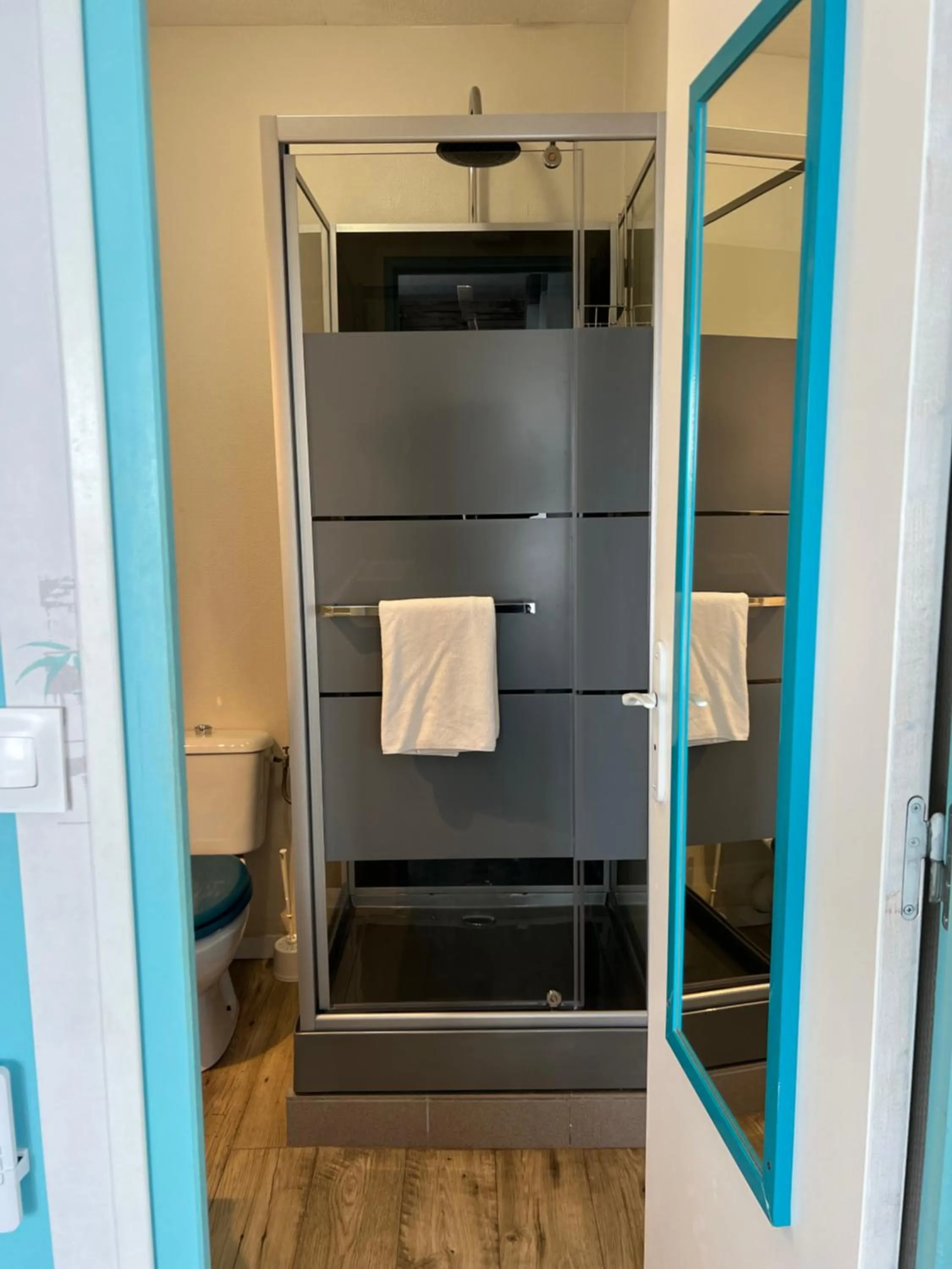 Bathroom in Au Petit Bonheur