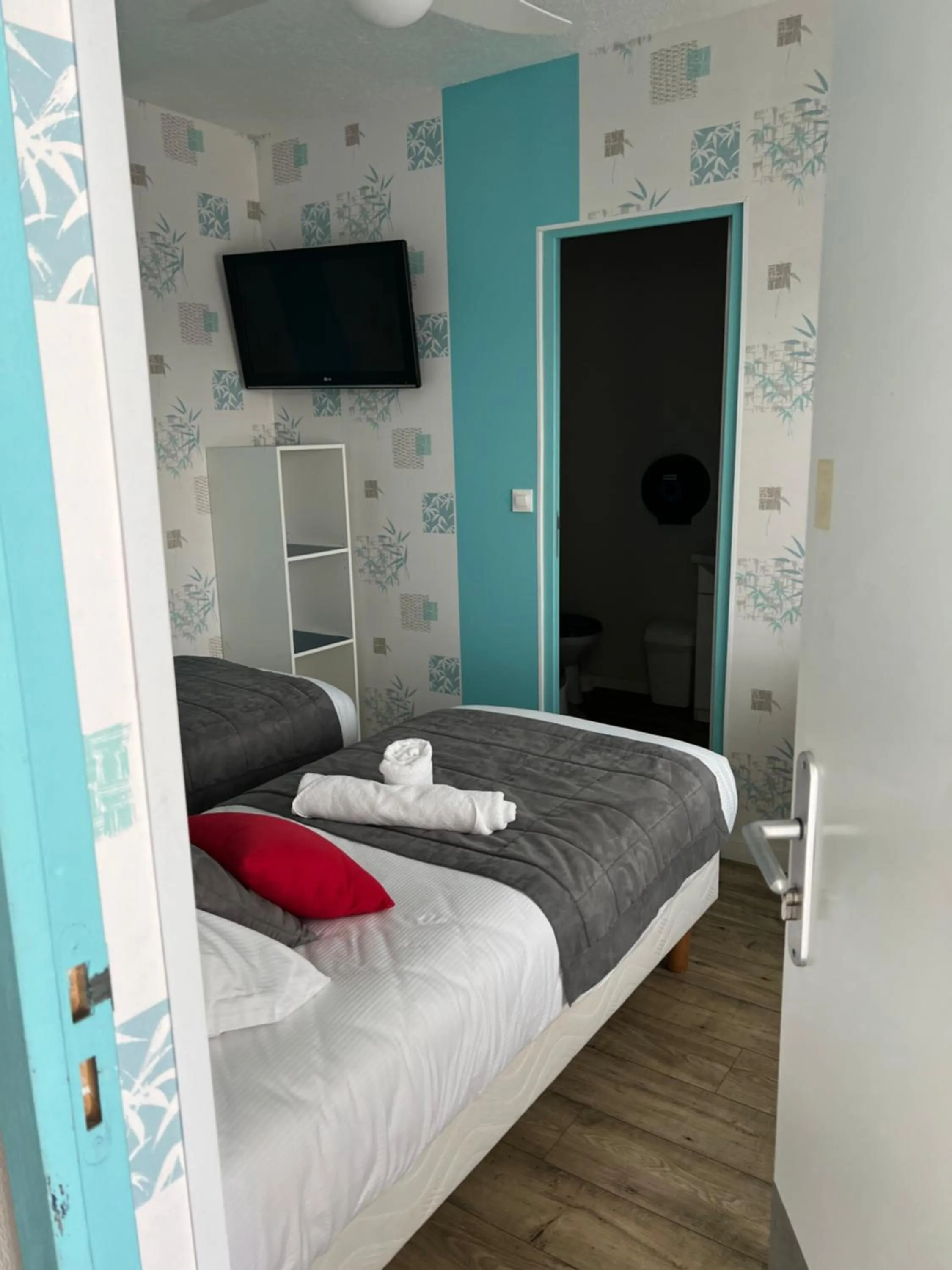 Bedroom, Bed in Au Petit Bonheur