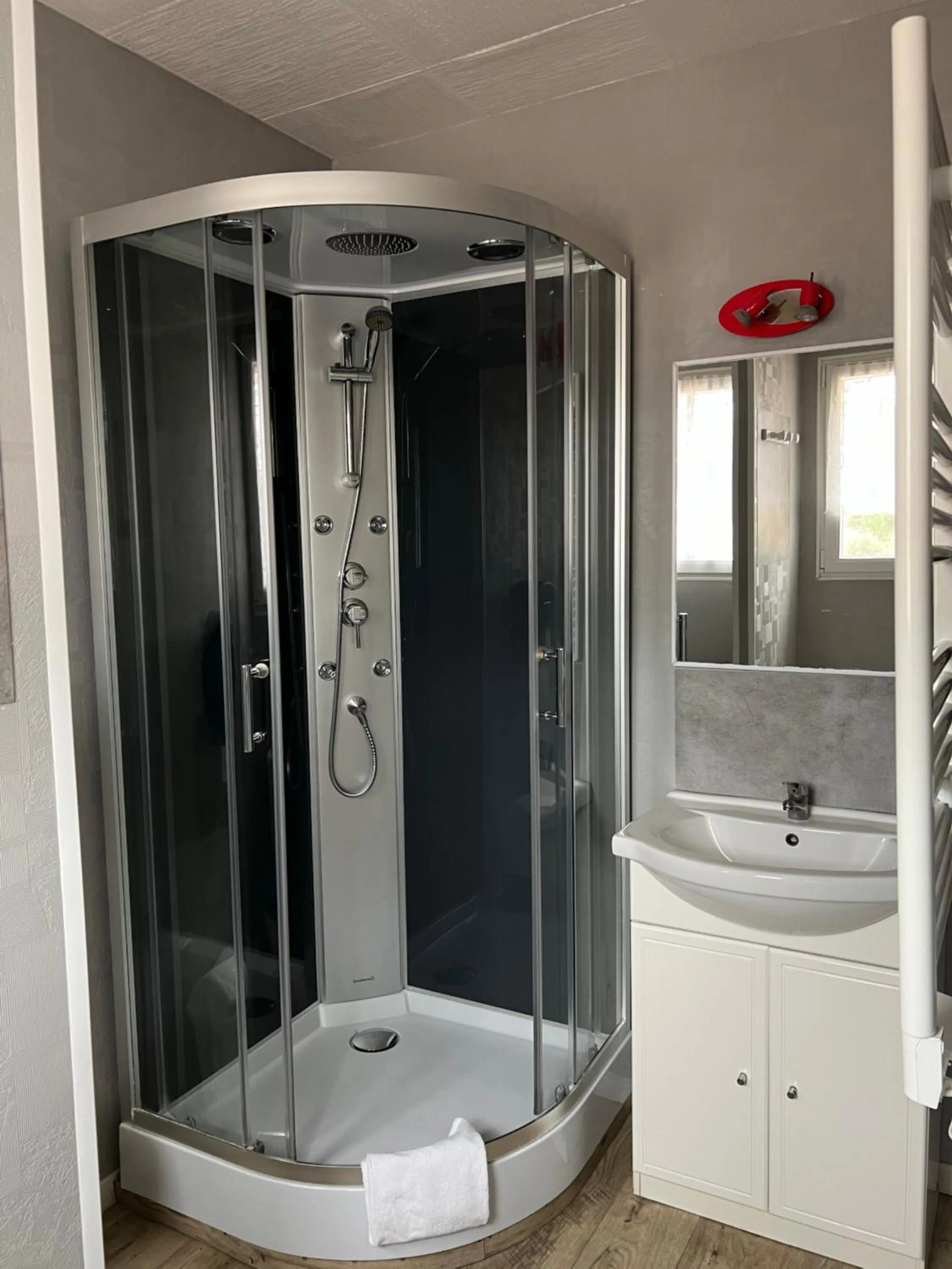 Bathroom in Au Petit Bonheur