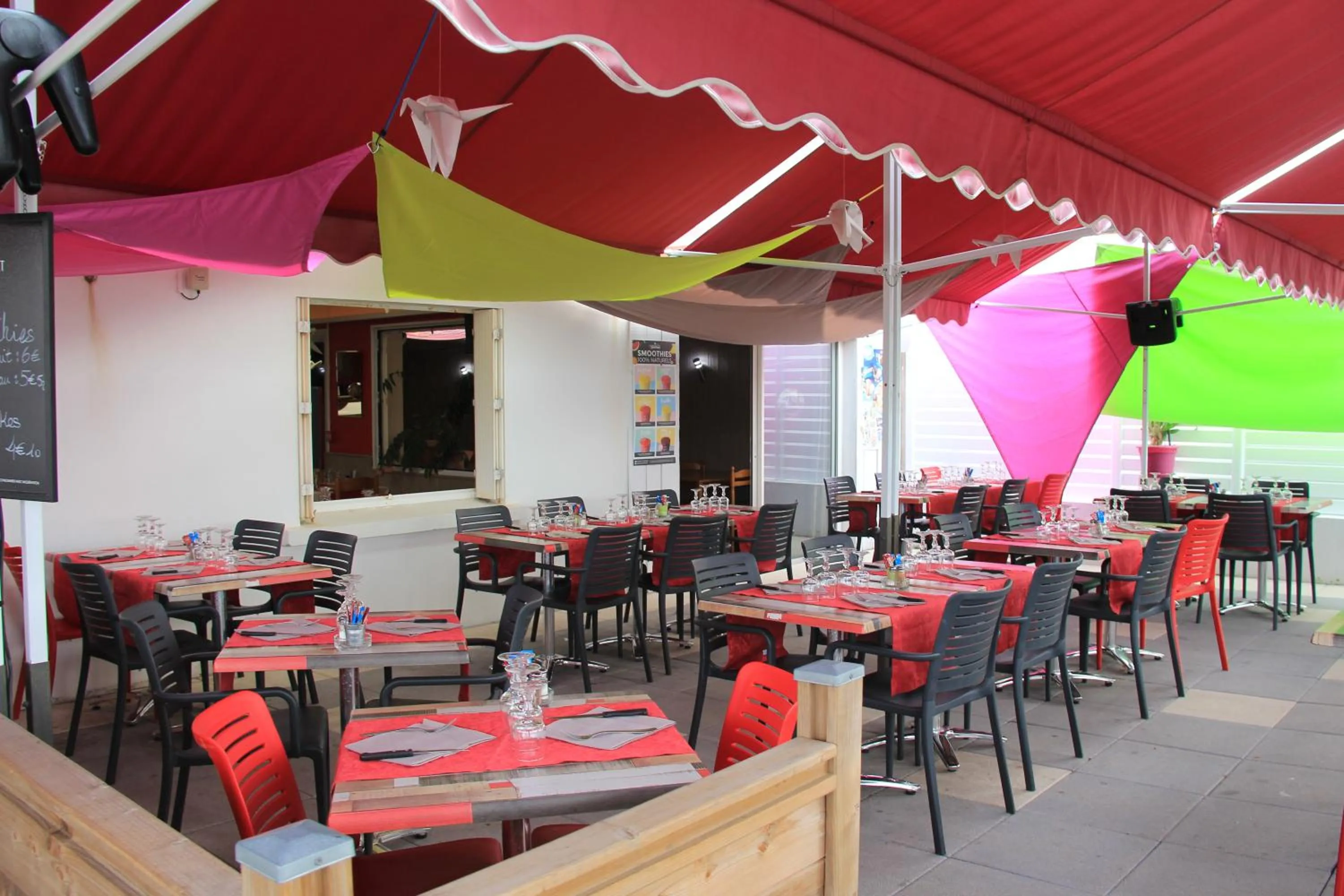 Property building in Au Petit Bonheur