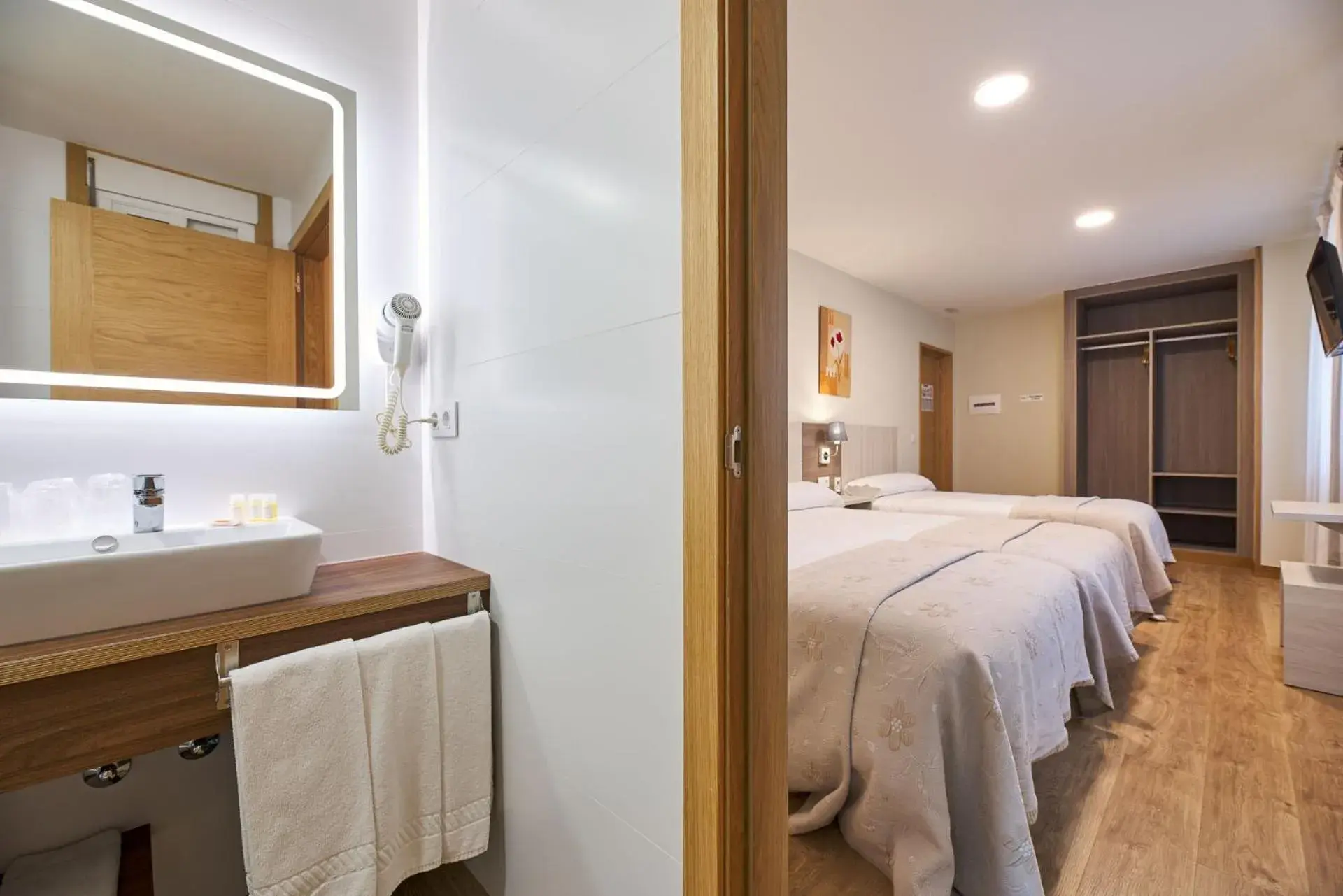Standard Triple Room in Casa Teodora by Adeloló Standard Triple Room in Casa Teodora by Adeloló