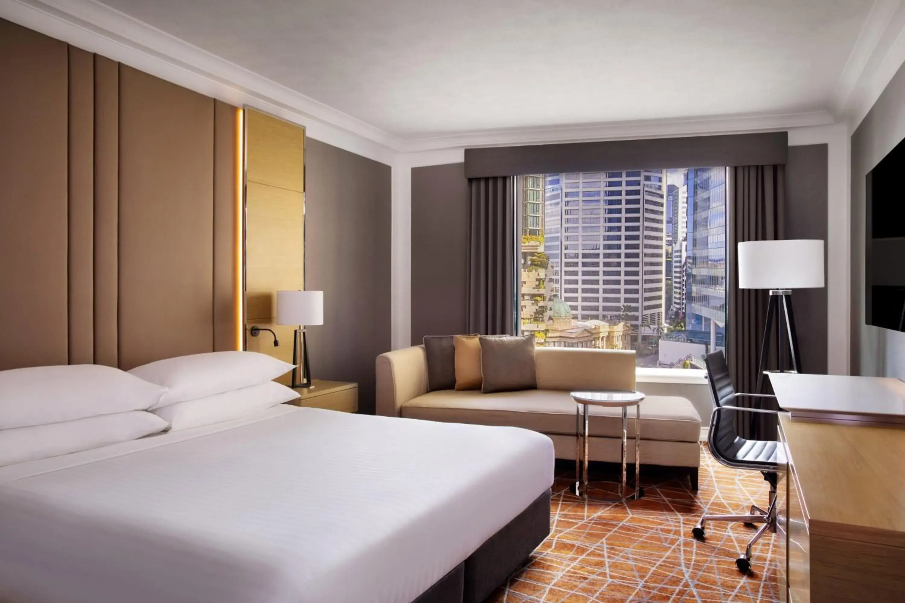 Guest Room, 1 King, Partial River View in Brisbane Marriott Hotel Guest Room, 1 King, Partial River View in Brisbane Marriott Hotel