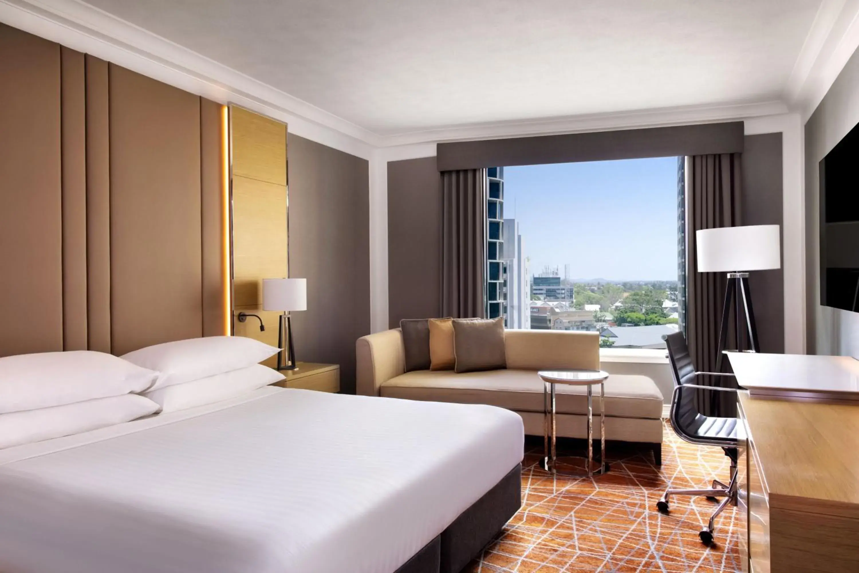Guest Room, 1 King, City View in Brisbane Marriott Hotel Guest Room, 1 King, City View in Brisbane Marriott Hotel