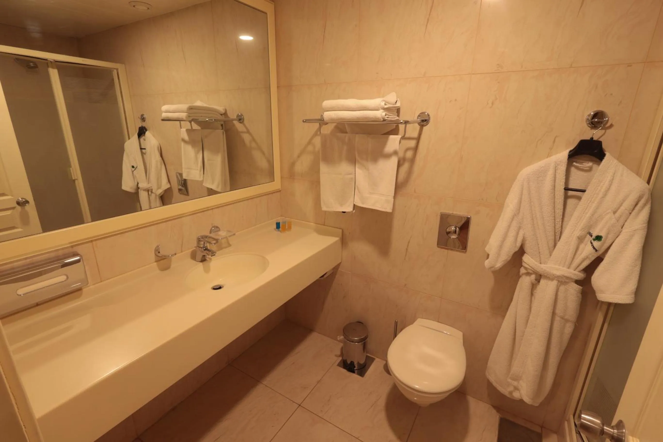 Shower in Monteverde Hotel