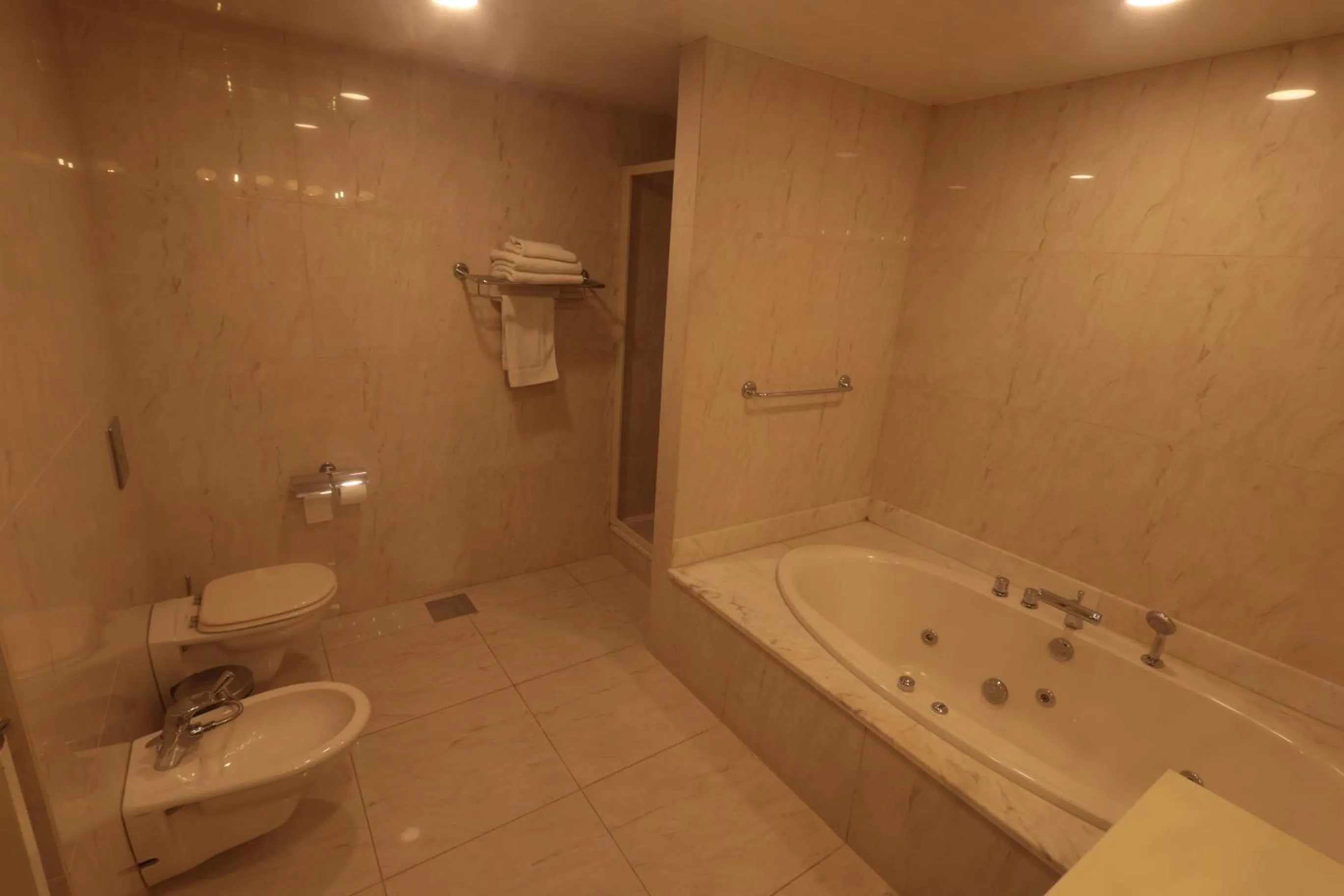 Shower in Monteverde Hotel