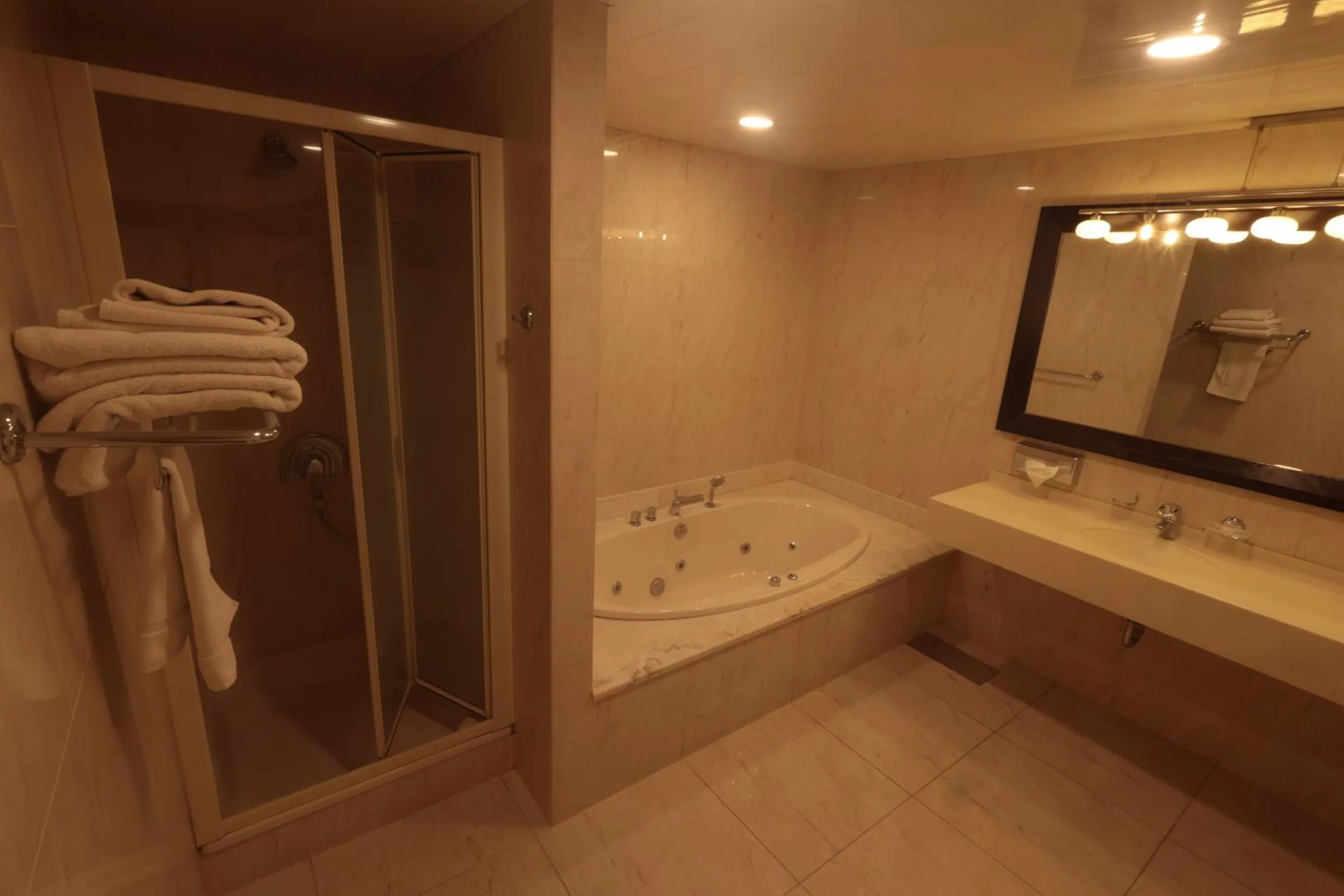 Shower in Monteverde Hotel