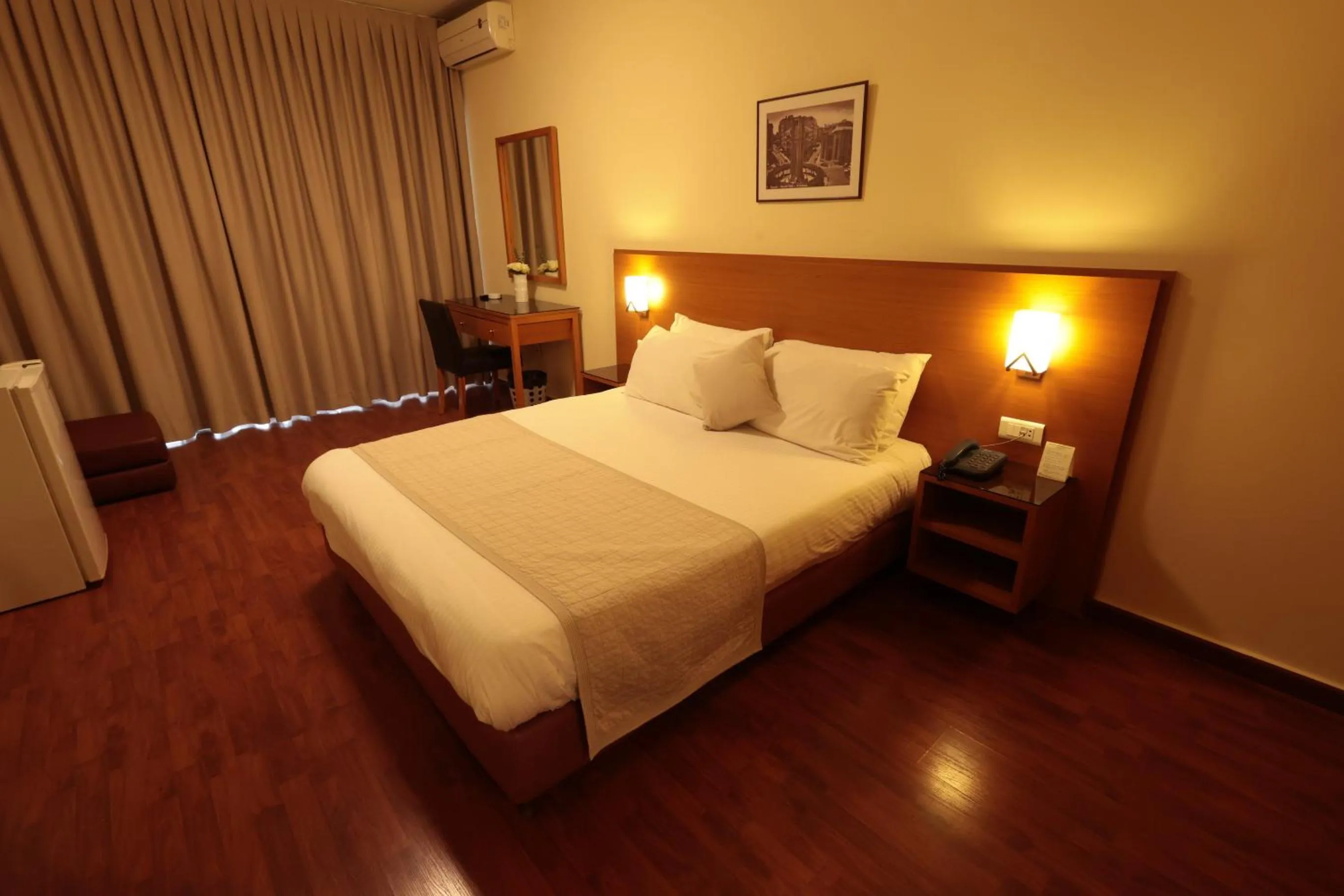 Photo of the whole room, Bed in Monteverde Hotel