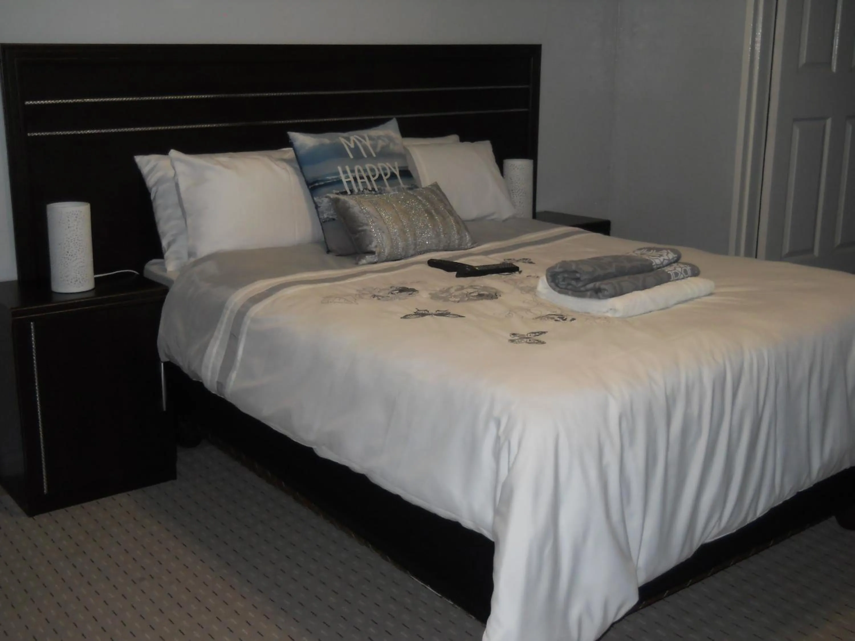 Bed in Noble Hearts Bed & Breakfast