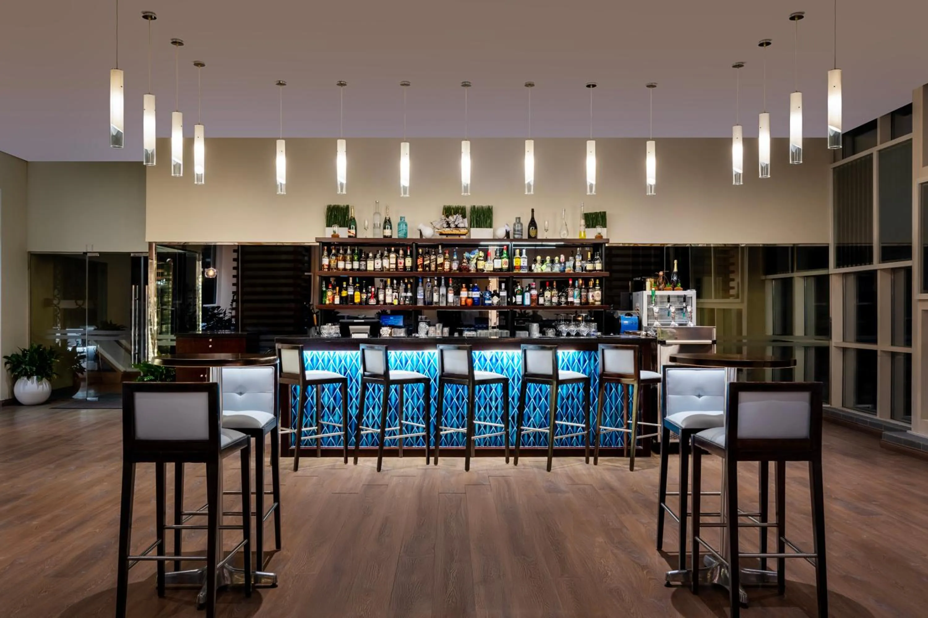 Restaurant/places to eat in Grand Millennium Al Wahda Executive Apartments