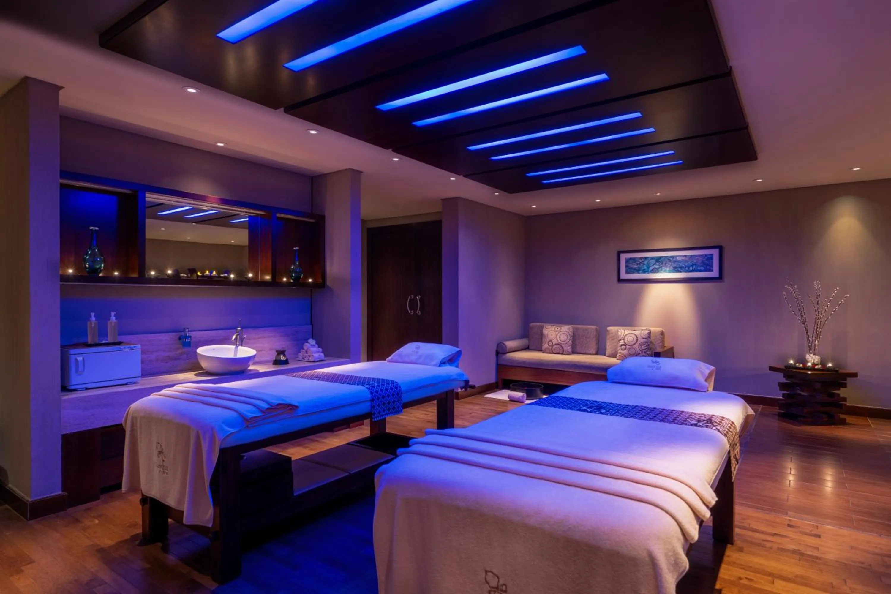 Spa and wellness centre/facilities, Bed in Grand Millennium Al Wahda Executive Apartments