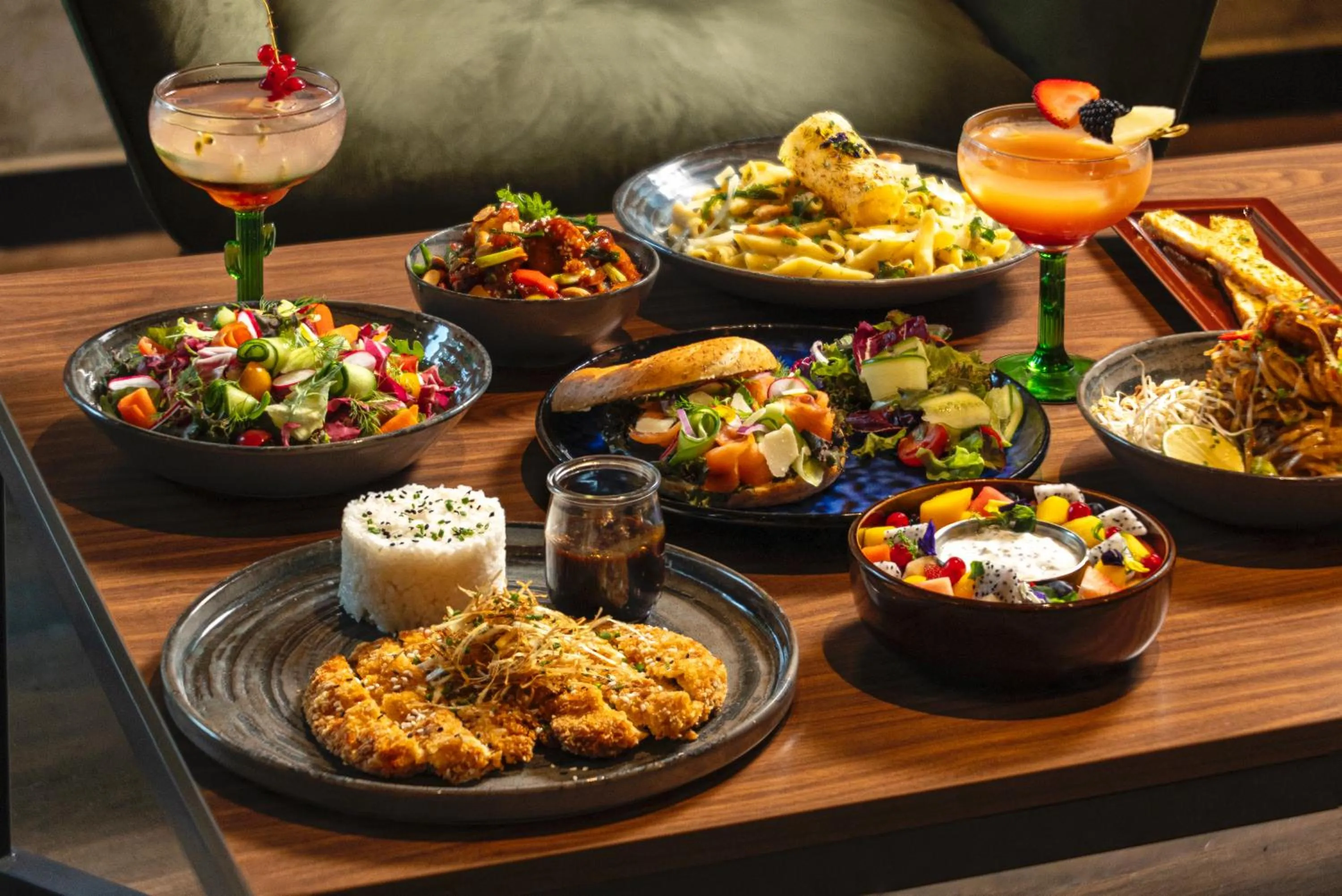 Restaurant/places to eat in Grand Millennium Al Wahda Executive Apartments