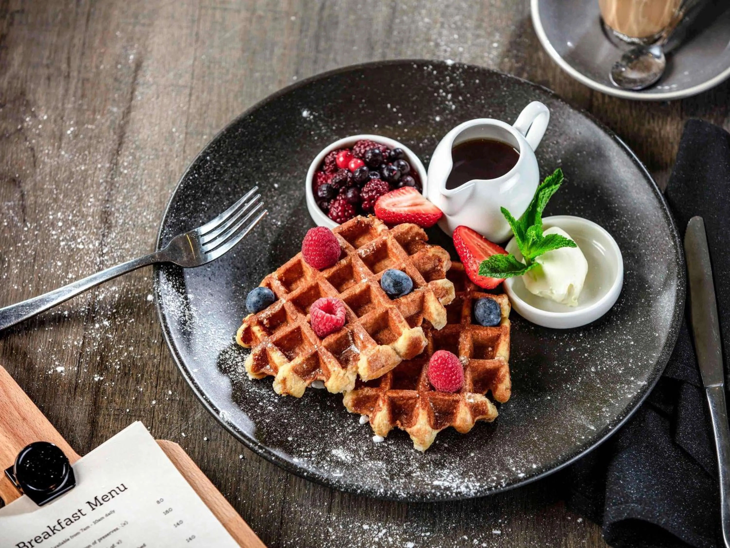 Restaurant/places to eat in Novotel Surfers Paradise