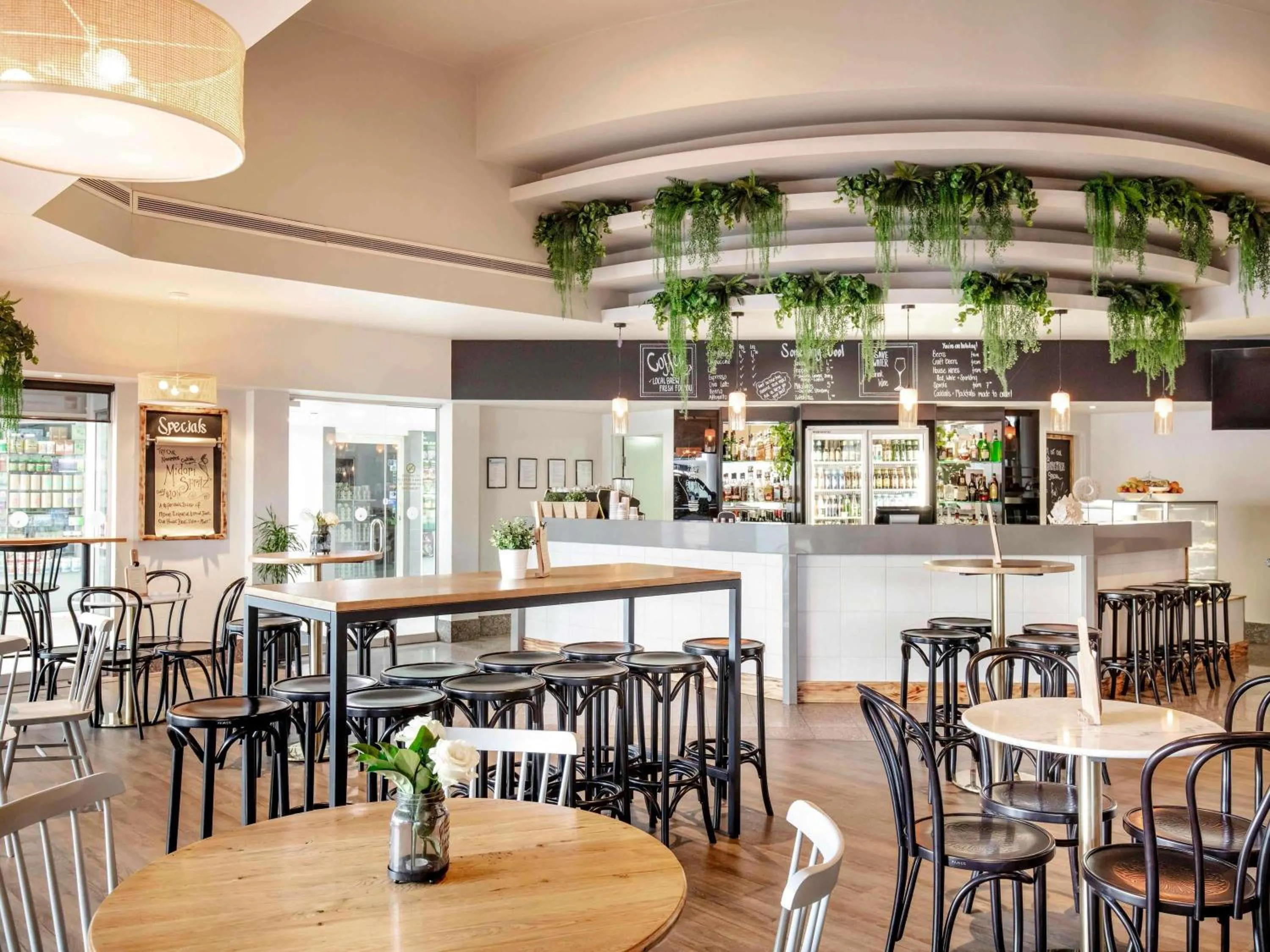 Lounge or bar in Novotel Surfers Paradise