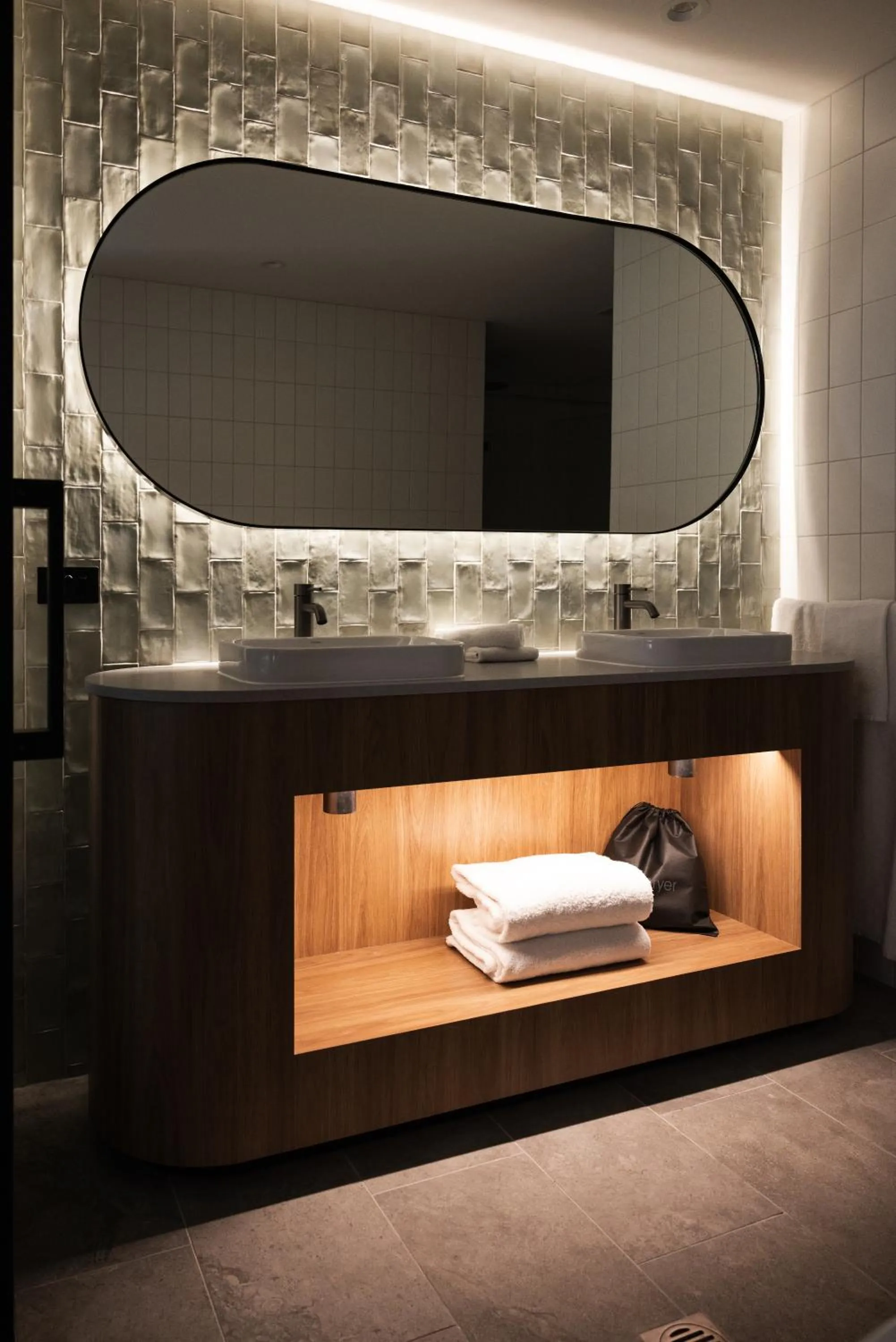 Bathroom in Novotel Surfers Paradise