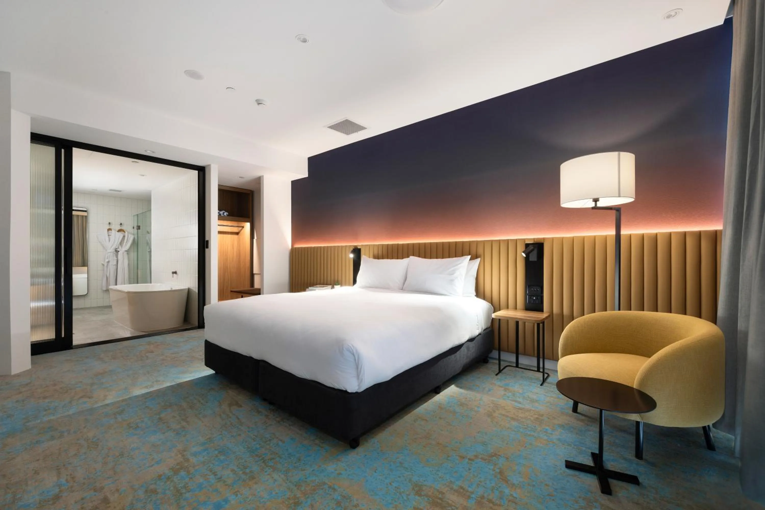 Photo of the whole room, Bed in Novotel Surfers Paradise