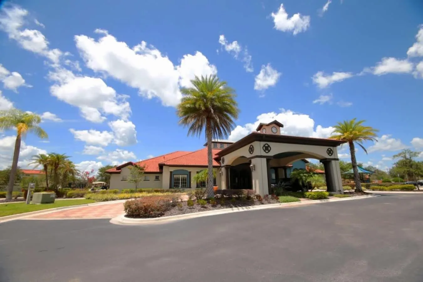 Four Bedrooms Townhouse 4563