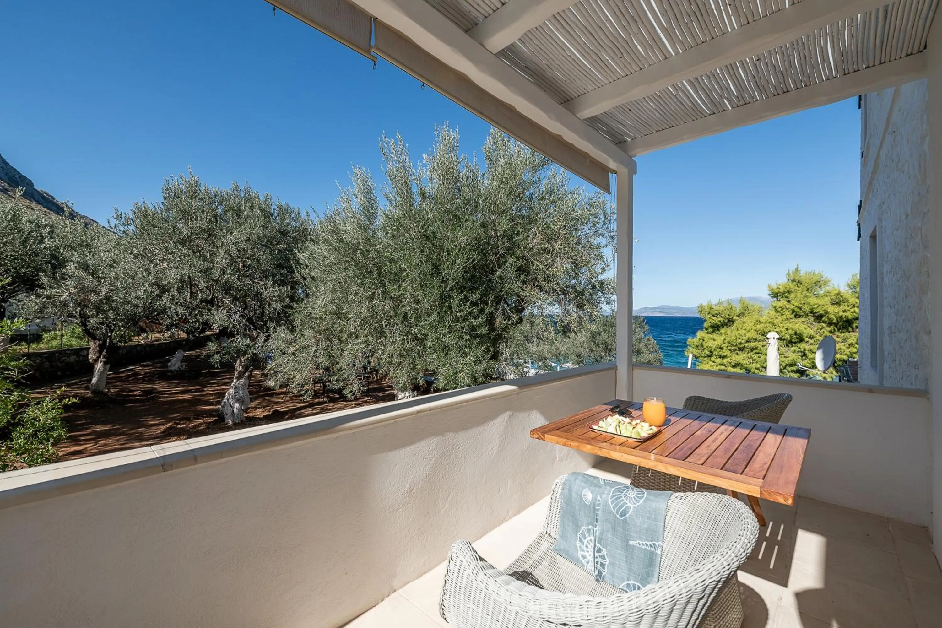 Patio in Bellevalia Hydra - Formerly Four Seasons Hydra