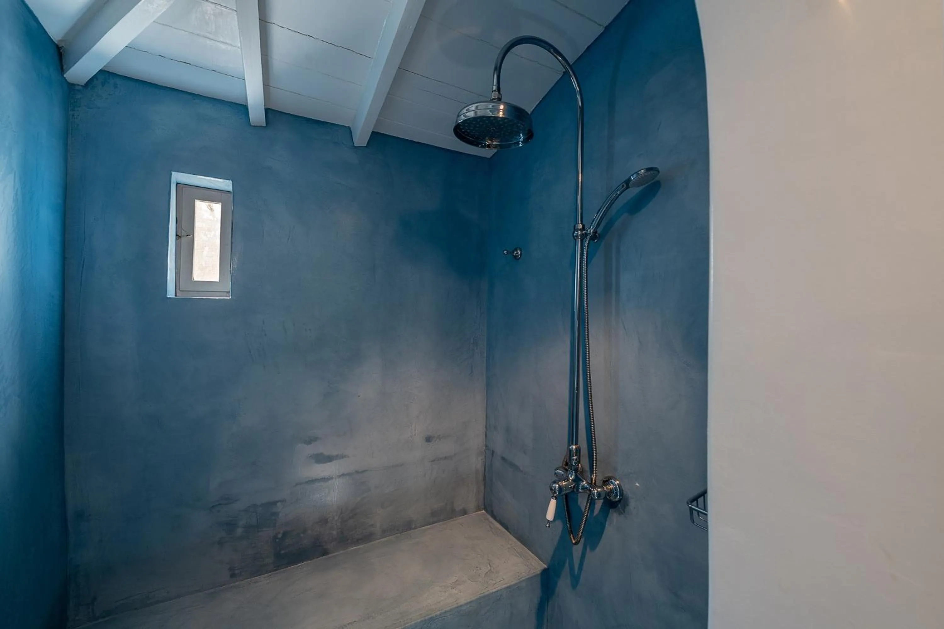 Shower in Bellevalia Hydra - Formerly Four Seasons Hydra