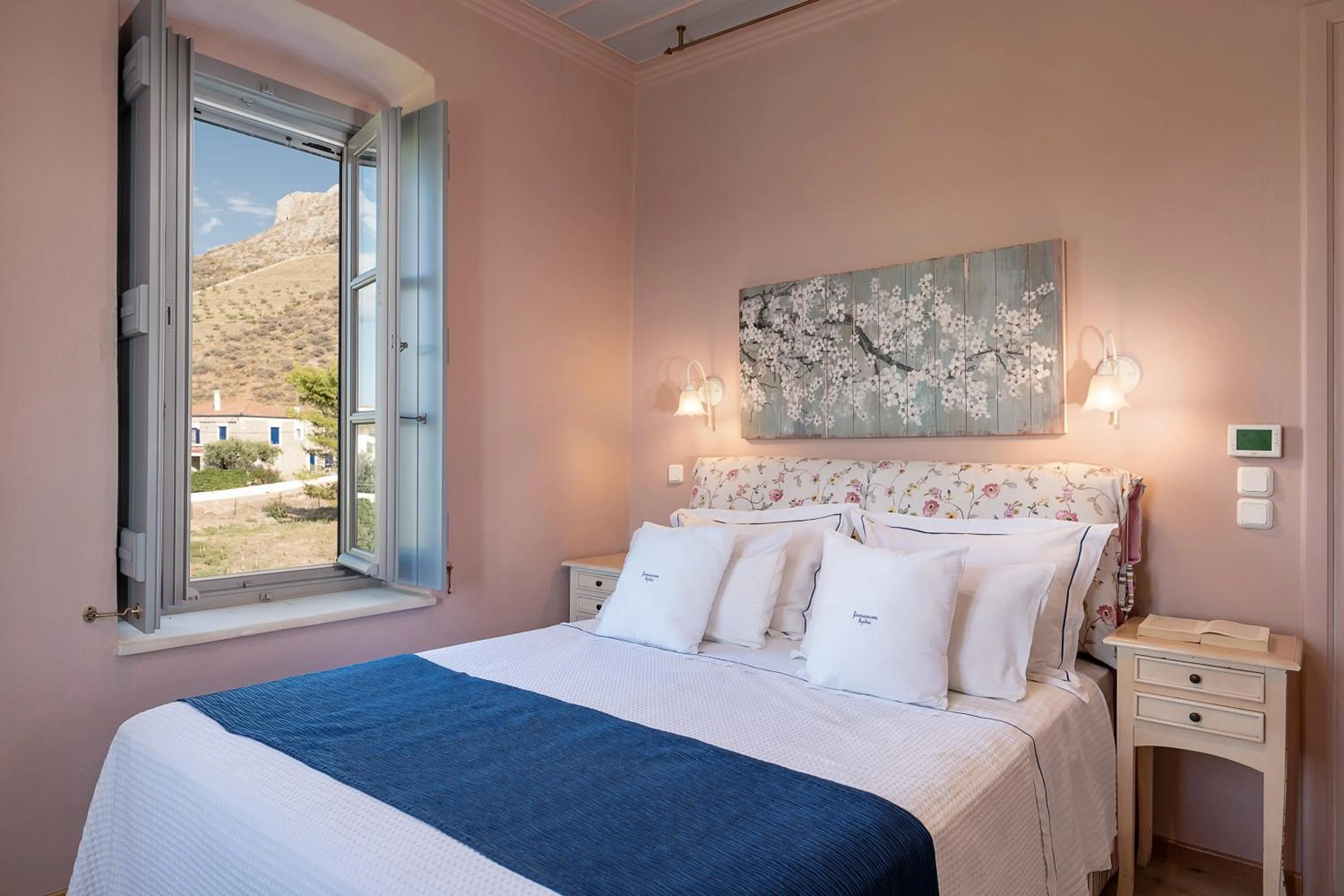 Bed in Bellevalia Hydra - Formerly Four Seasons Hydra