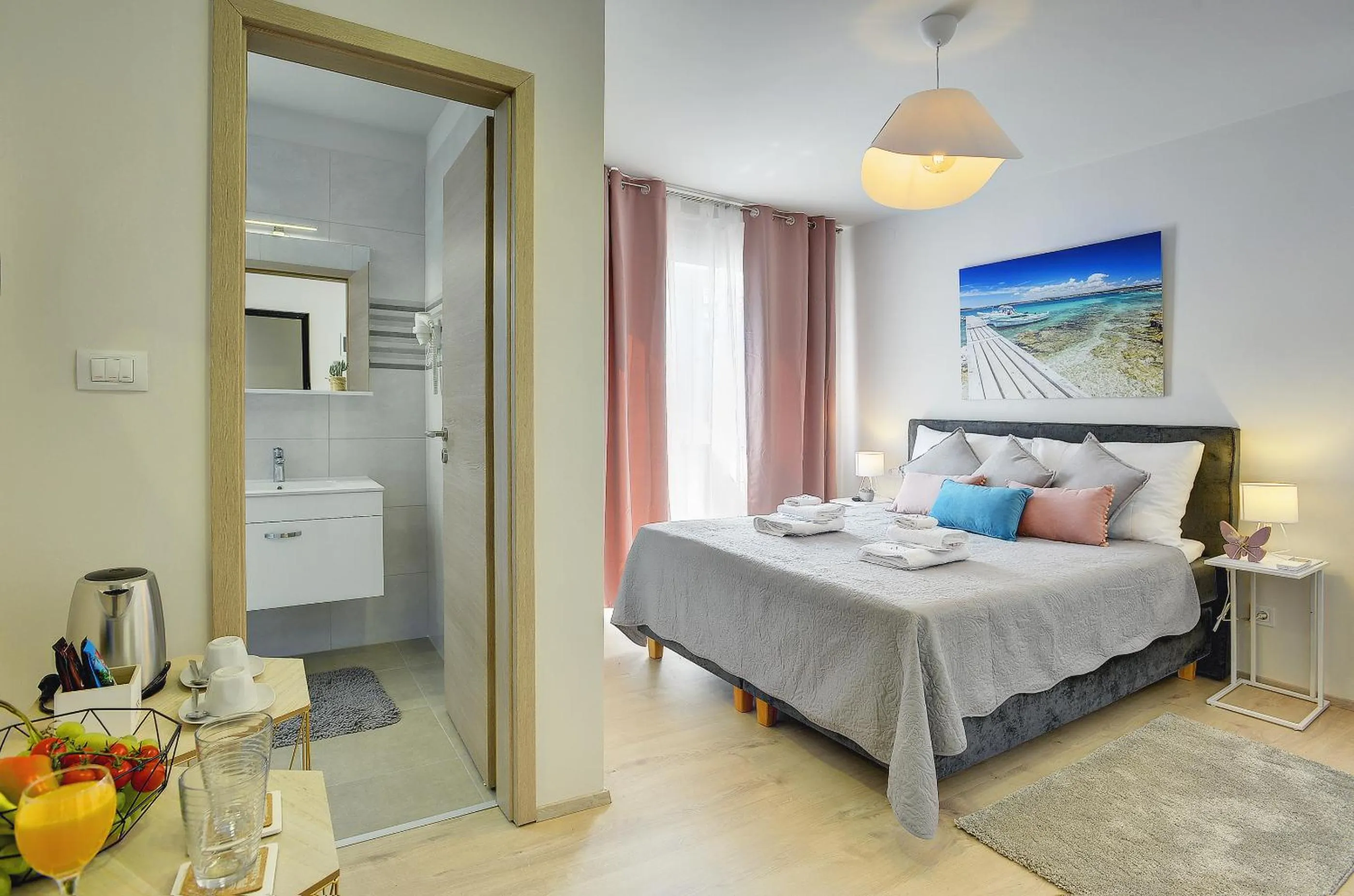 Photo of the whole room, Bed in D&A Amphitheatre Apartments with free parking