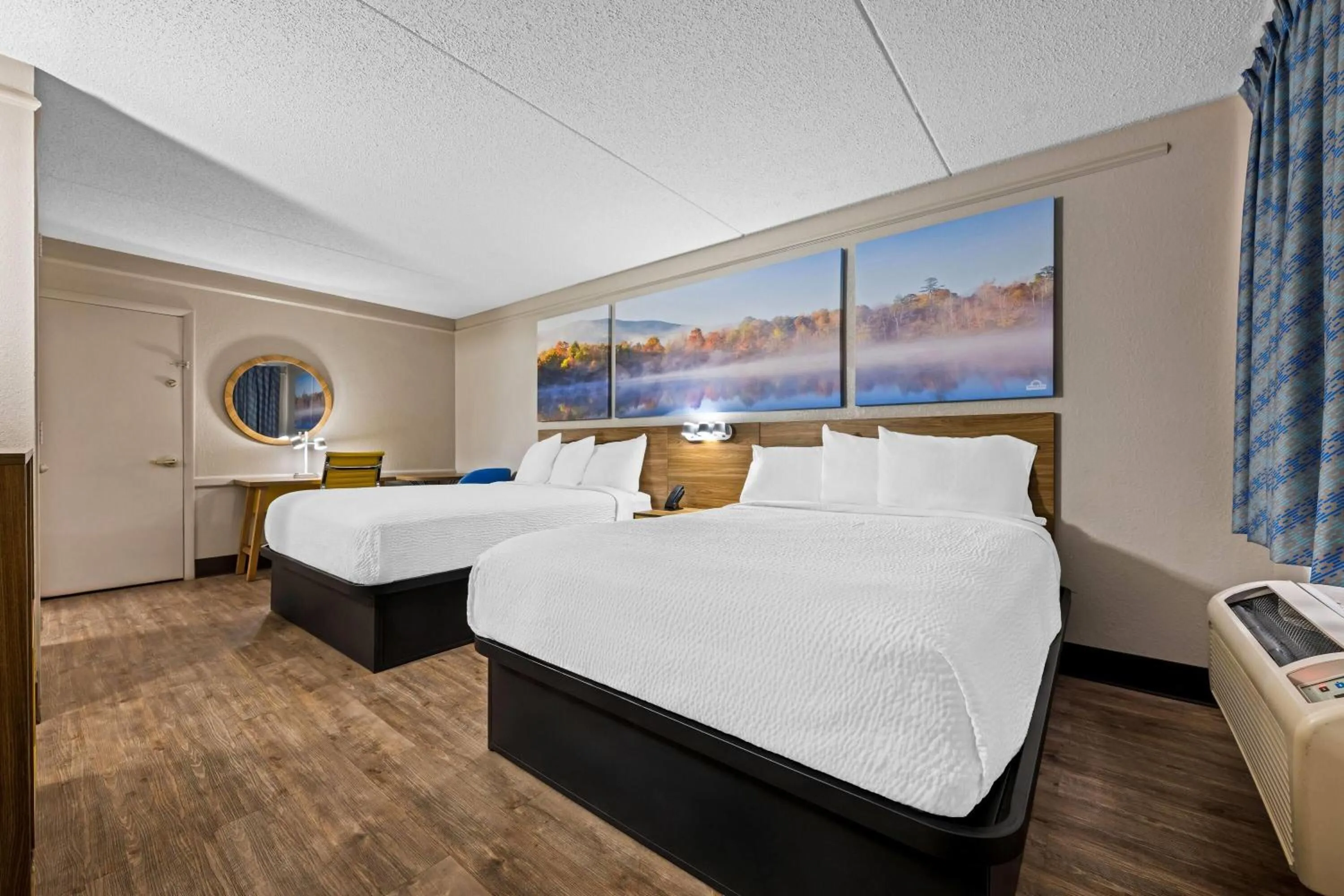 Bed in Days Inn by Wyndham Birmingham/West