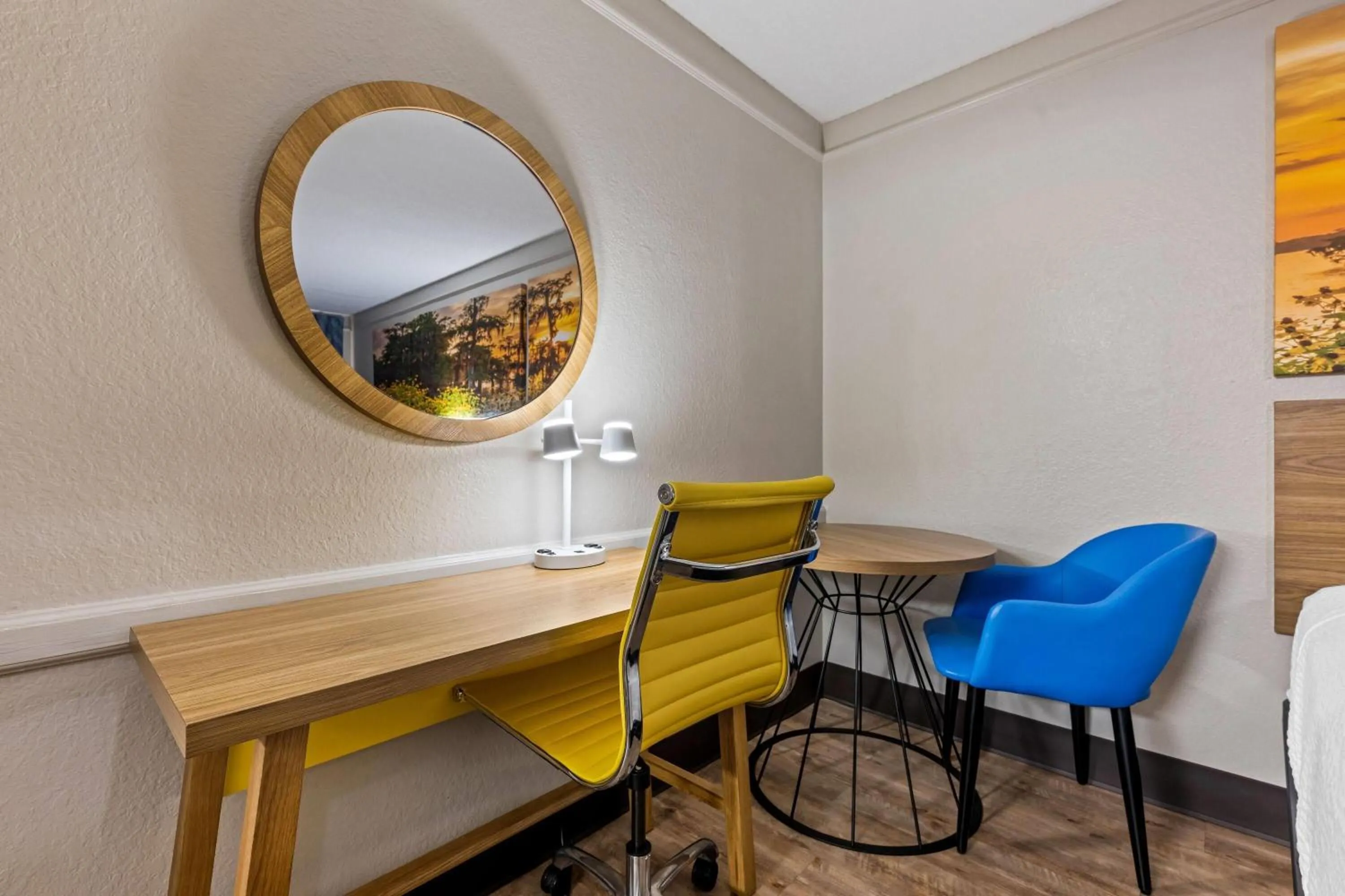 Bed in Days Inn by Wyndham Birmingham/West