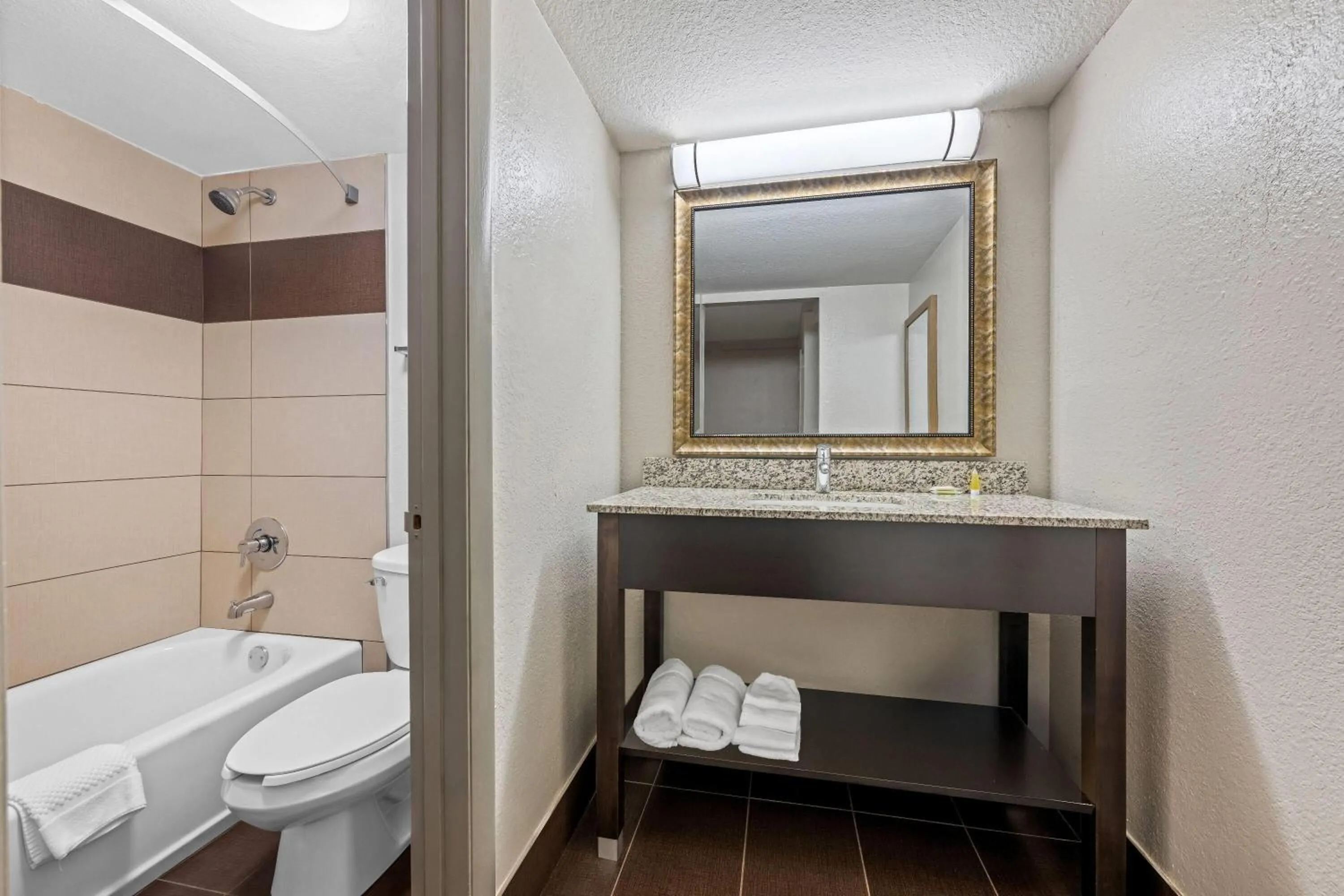 Bathroom in Days Inn by Wyndham Birmingham/West