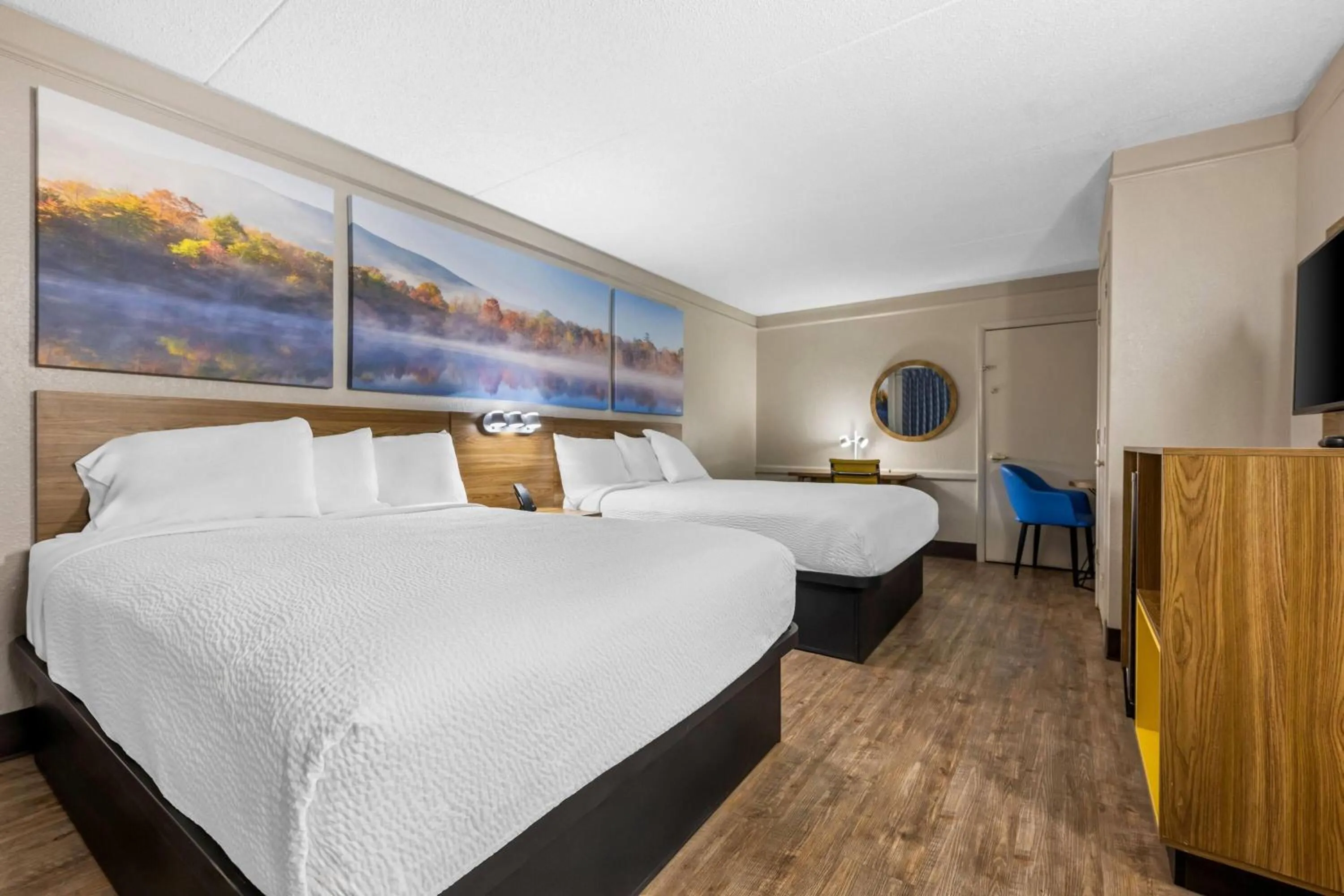 Bed in Days Inn by Wyndham Birmingham/West