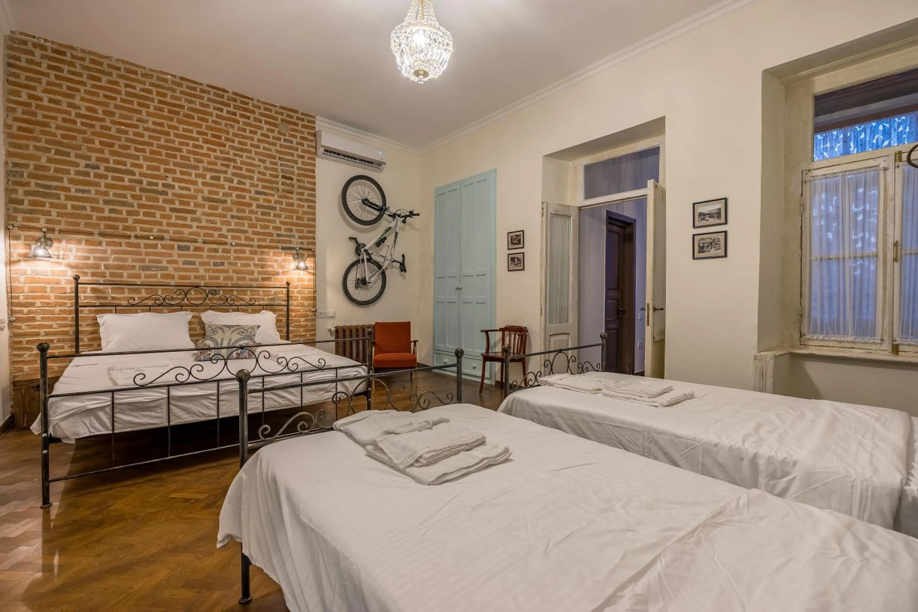 Bed in Doors Meidan Design Hotel