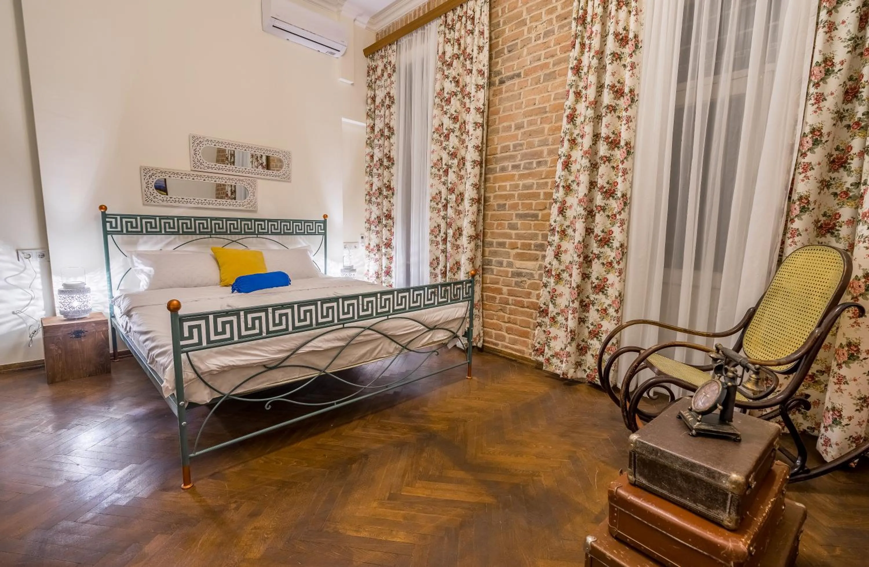 Bed in Doors Meidan Design Hotel