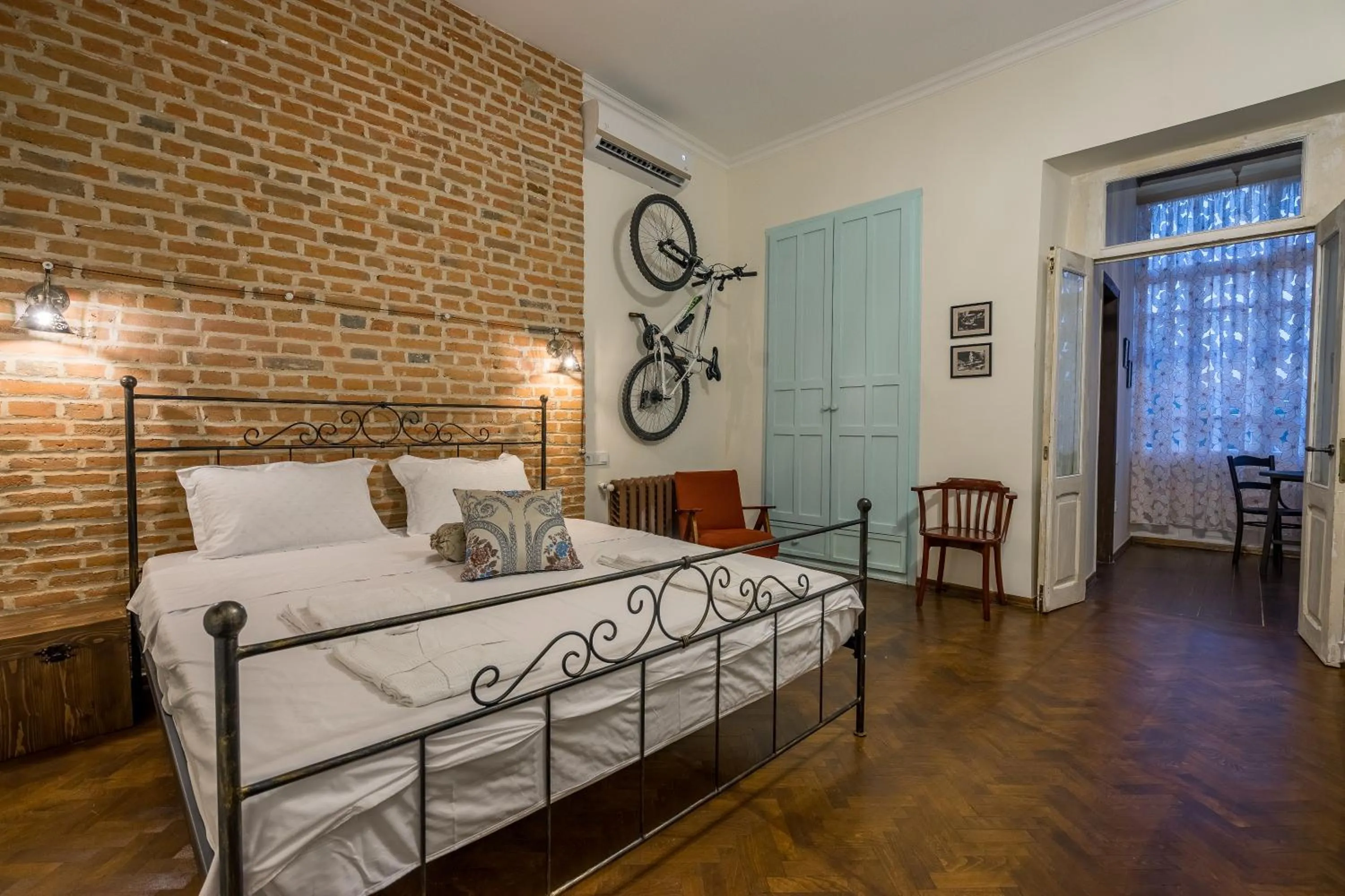 Bed in Doors Meidan Design Hotel