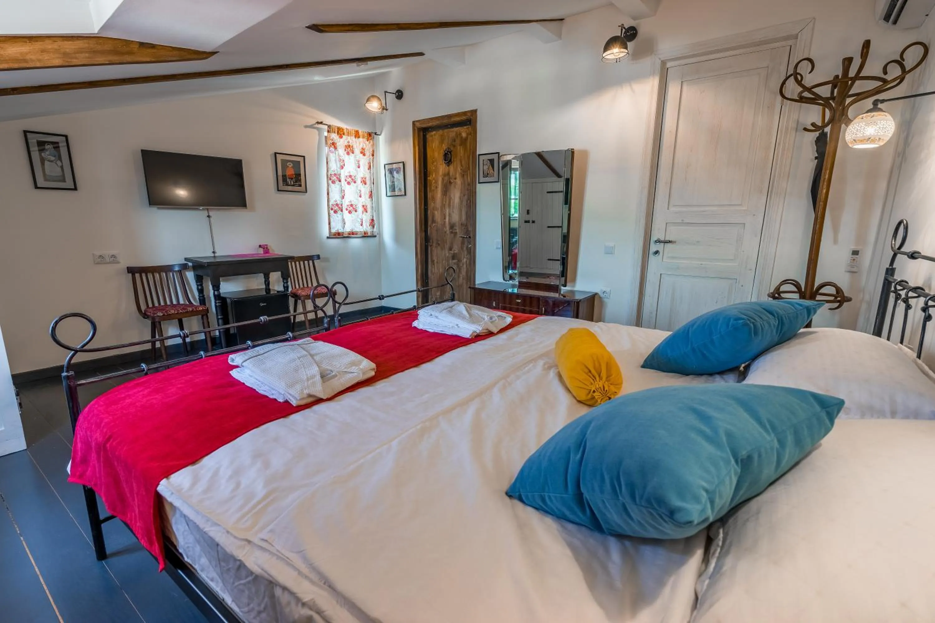 Bed in Doors Meidan Design Hotel