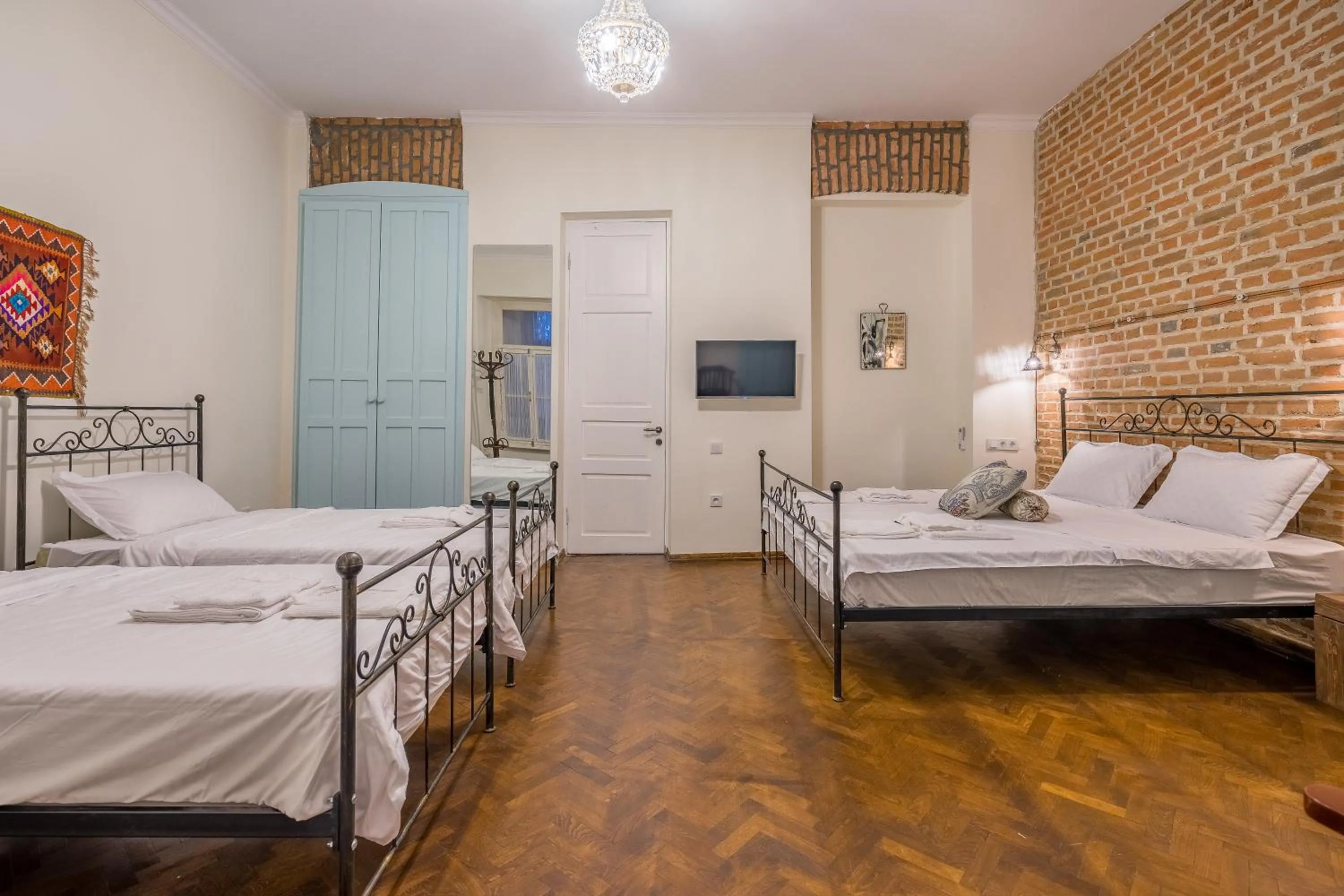 Bed in Doors Meidan Design Hotel