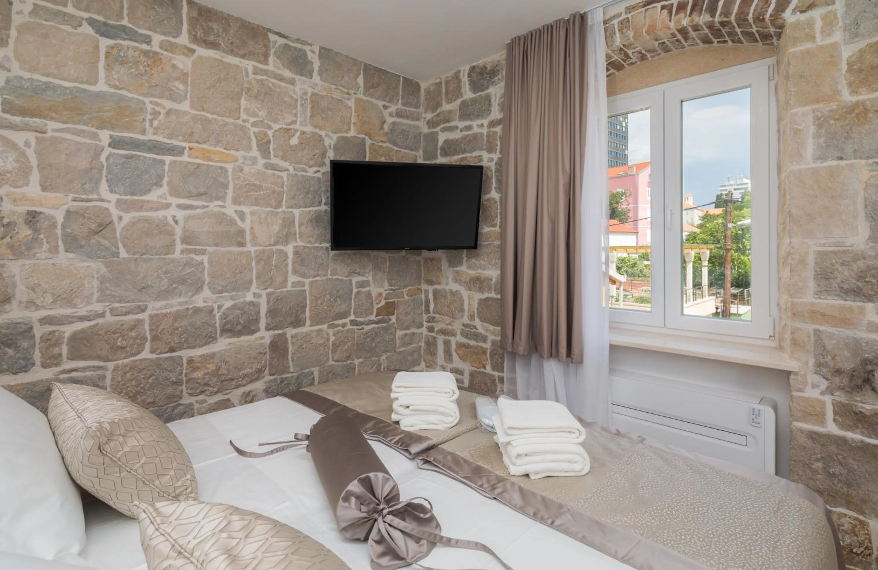 TV and multimedia in Mediterra Residence