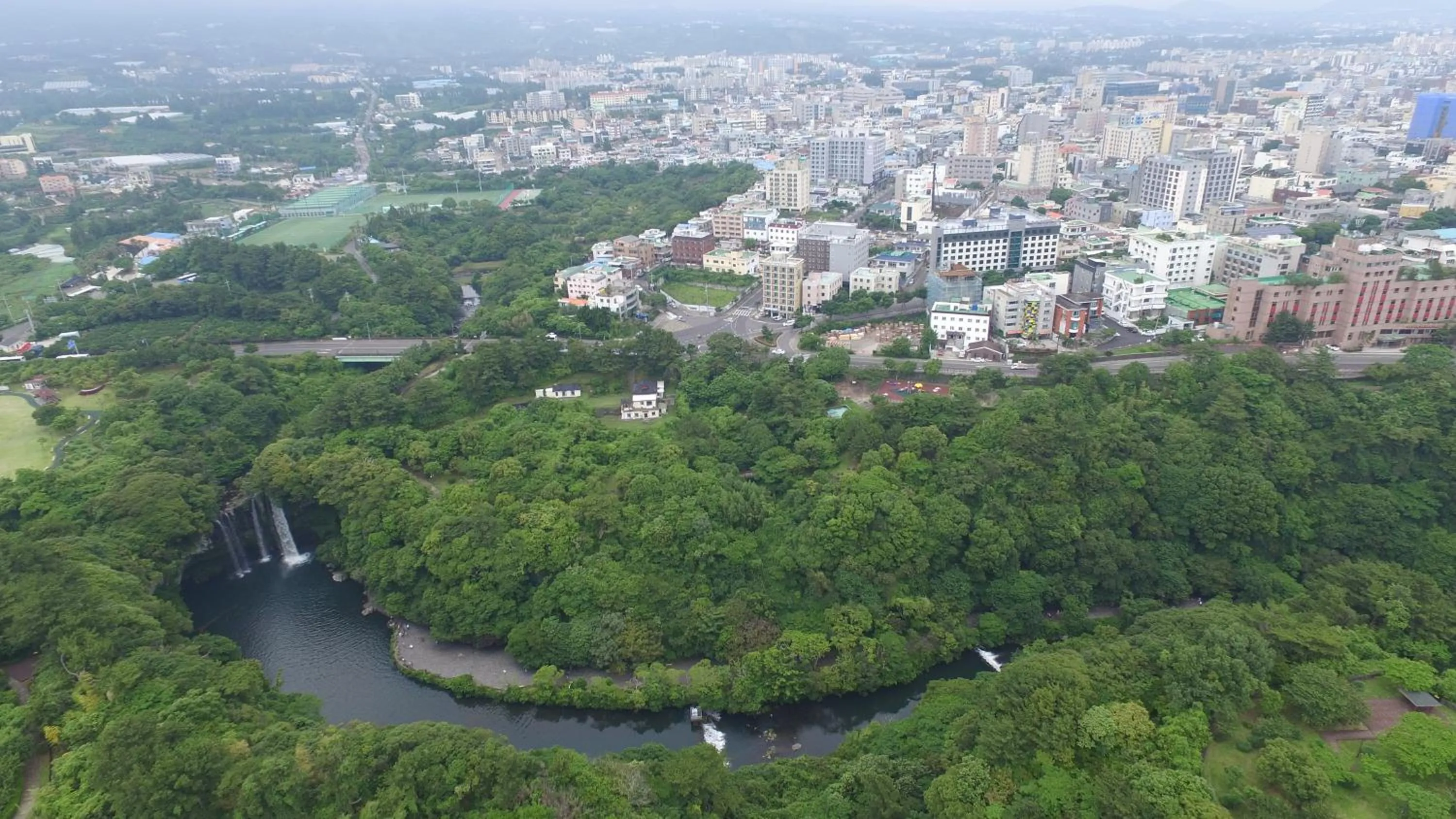 Property building in Hotel Winstory