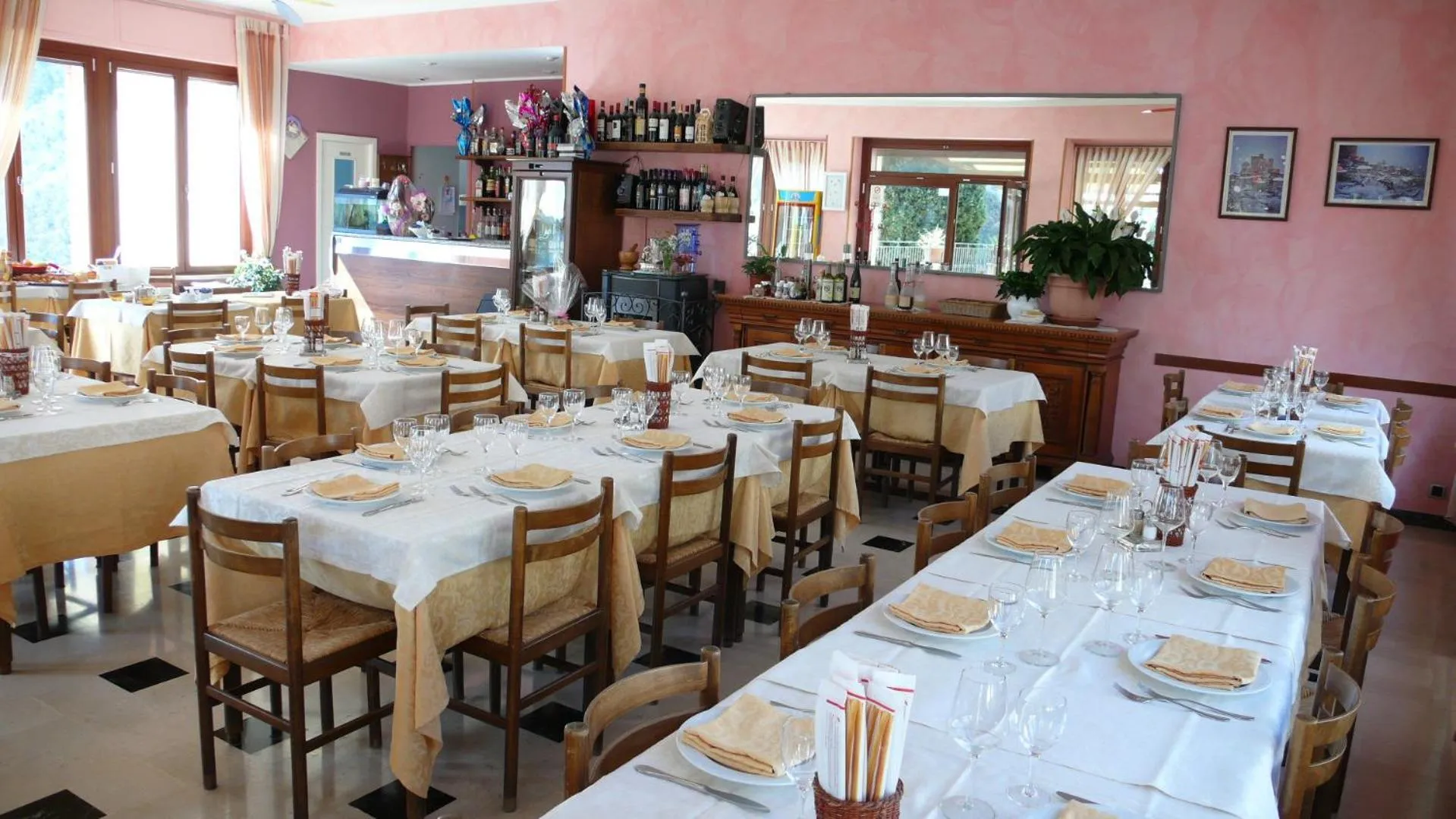 Restaurant/places to eat in Albergo Cecchin