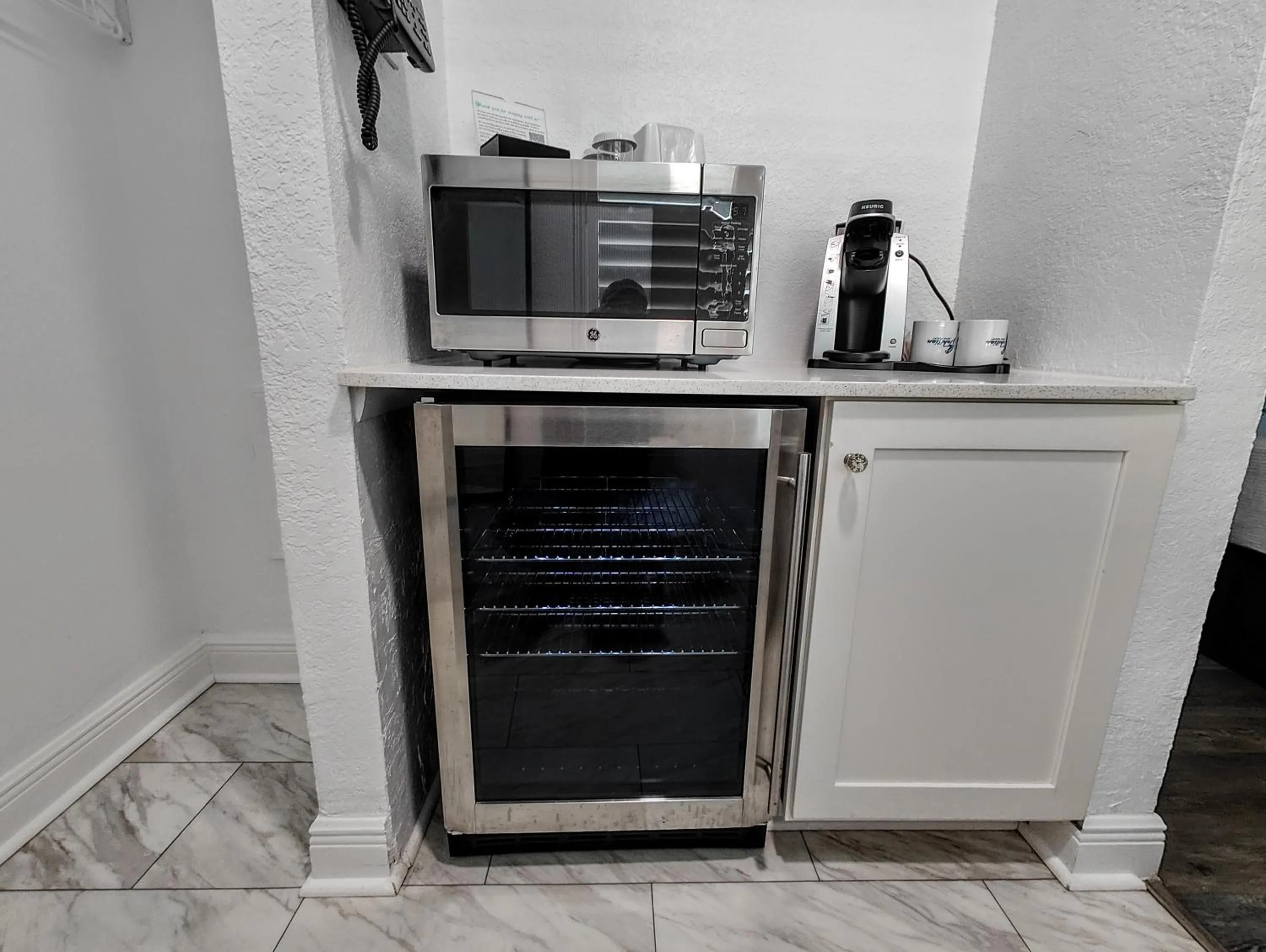 Coffee/tea facilities in Tahitian Beach Resort