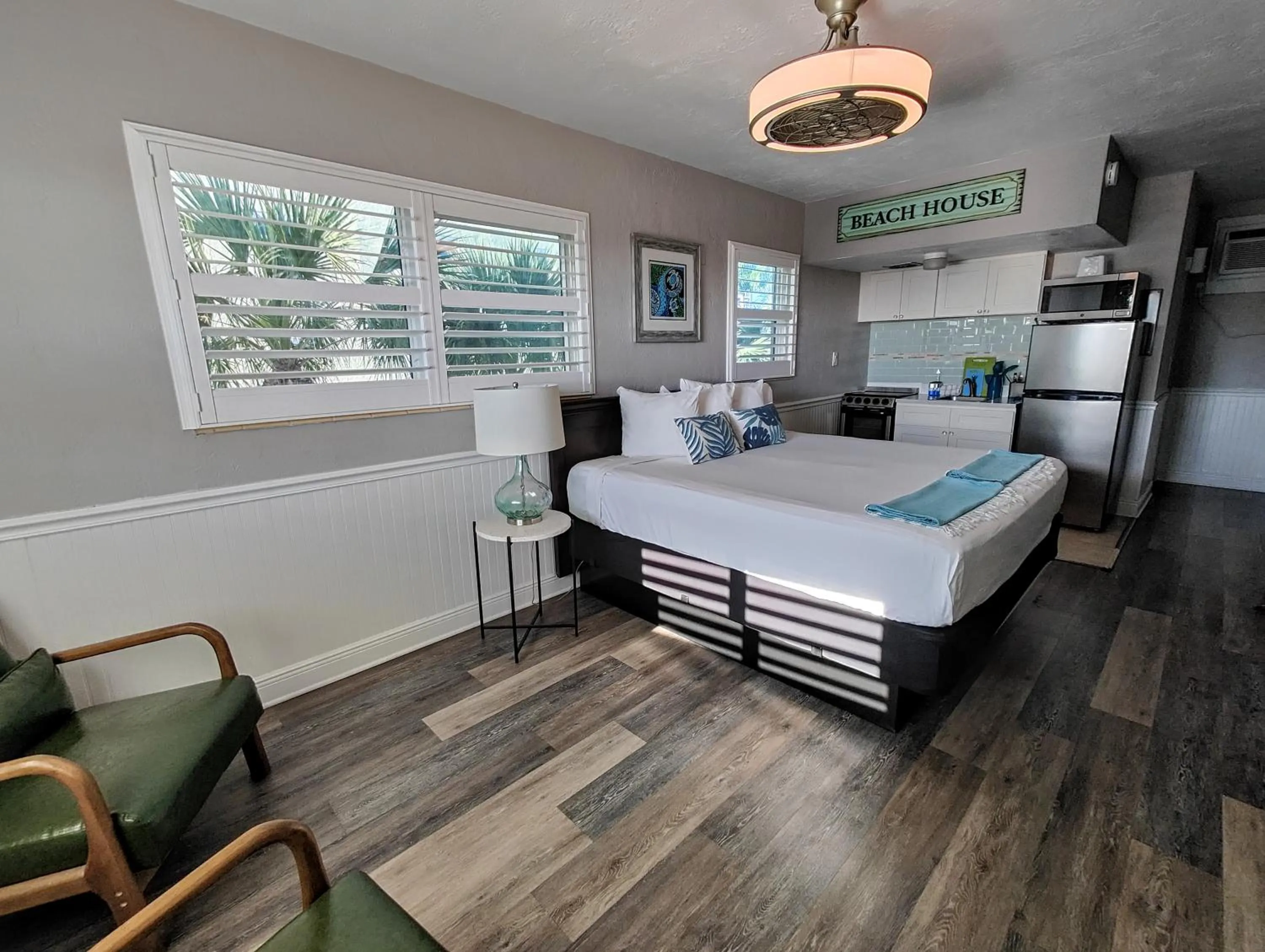 Bed in Tahitian Beach Resort