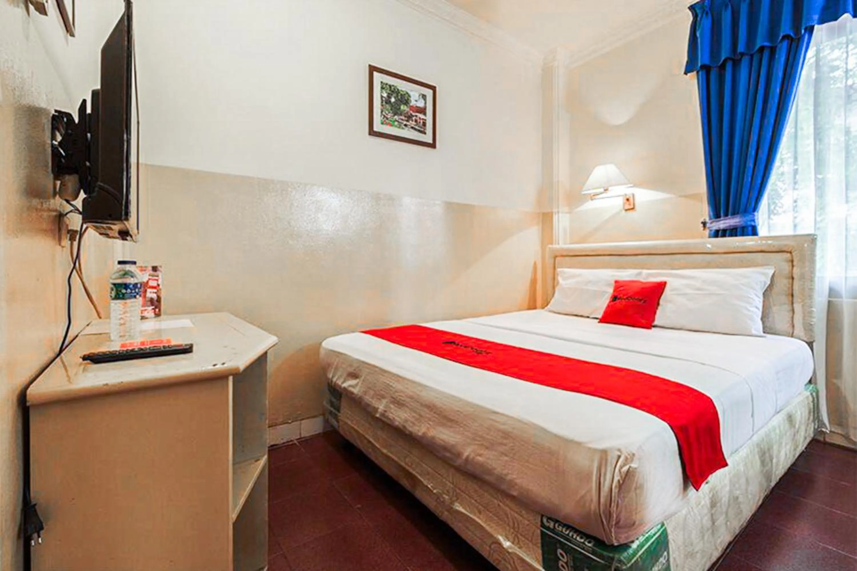 Bedroom, Bed in RedDoorz @ Jalan Jaksa