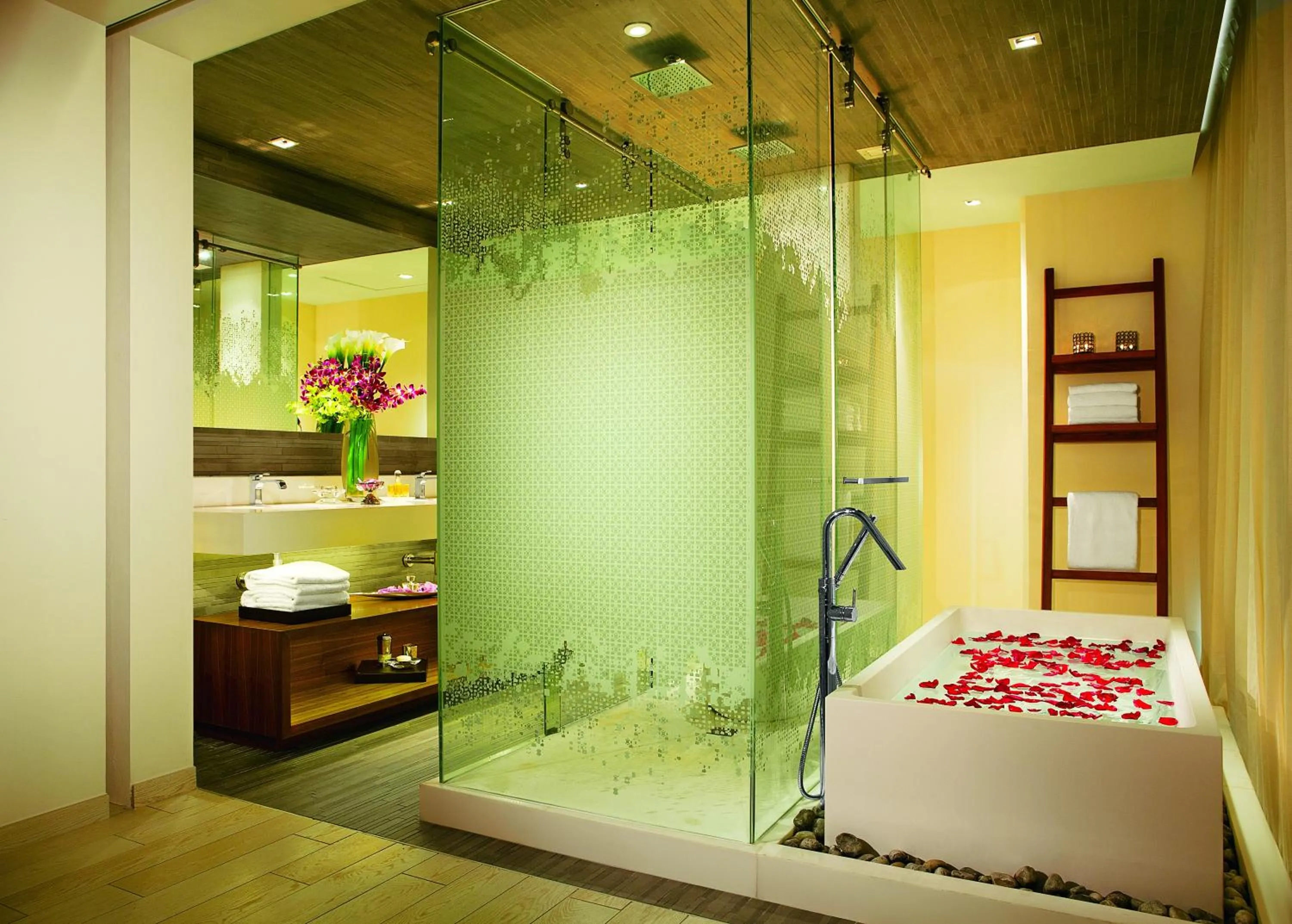 Bathroom, Bed in Secrets The Vine Cancun - All Inclusive Adults Only