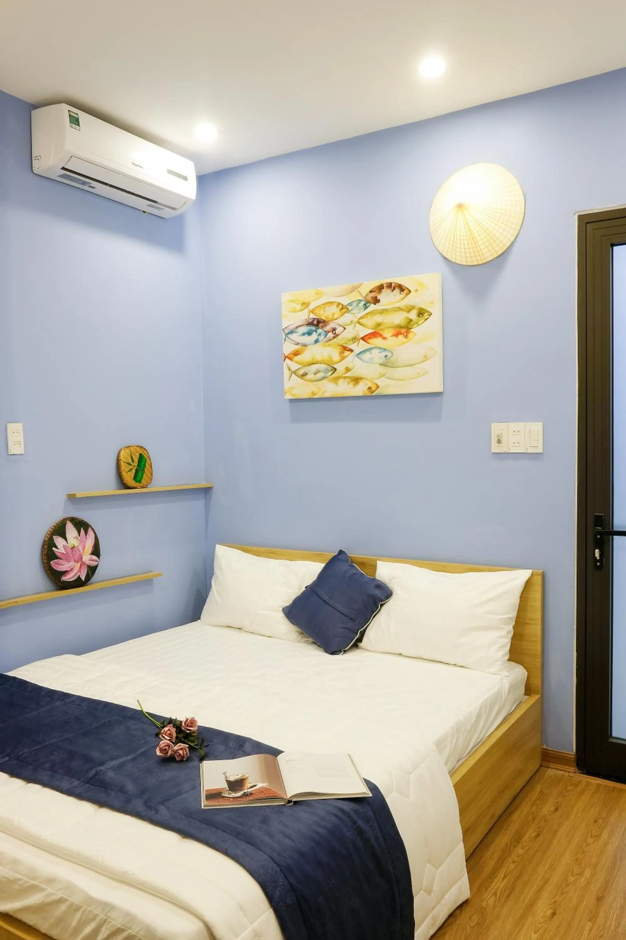 Bedroom, Bed in Phuong Tran Apartment and Hotel