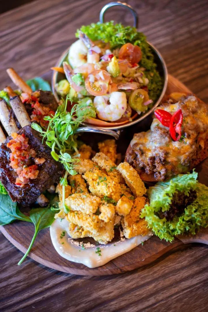 Food in Six Degrees Motel