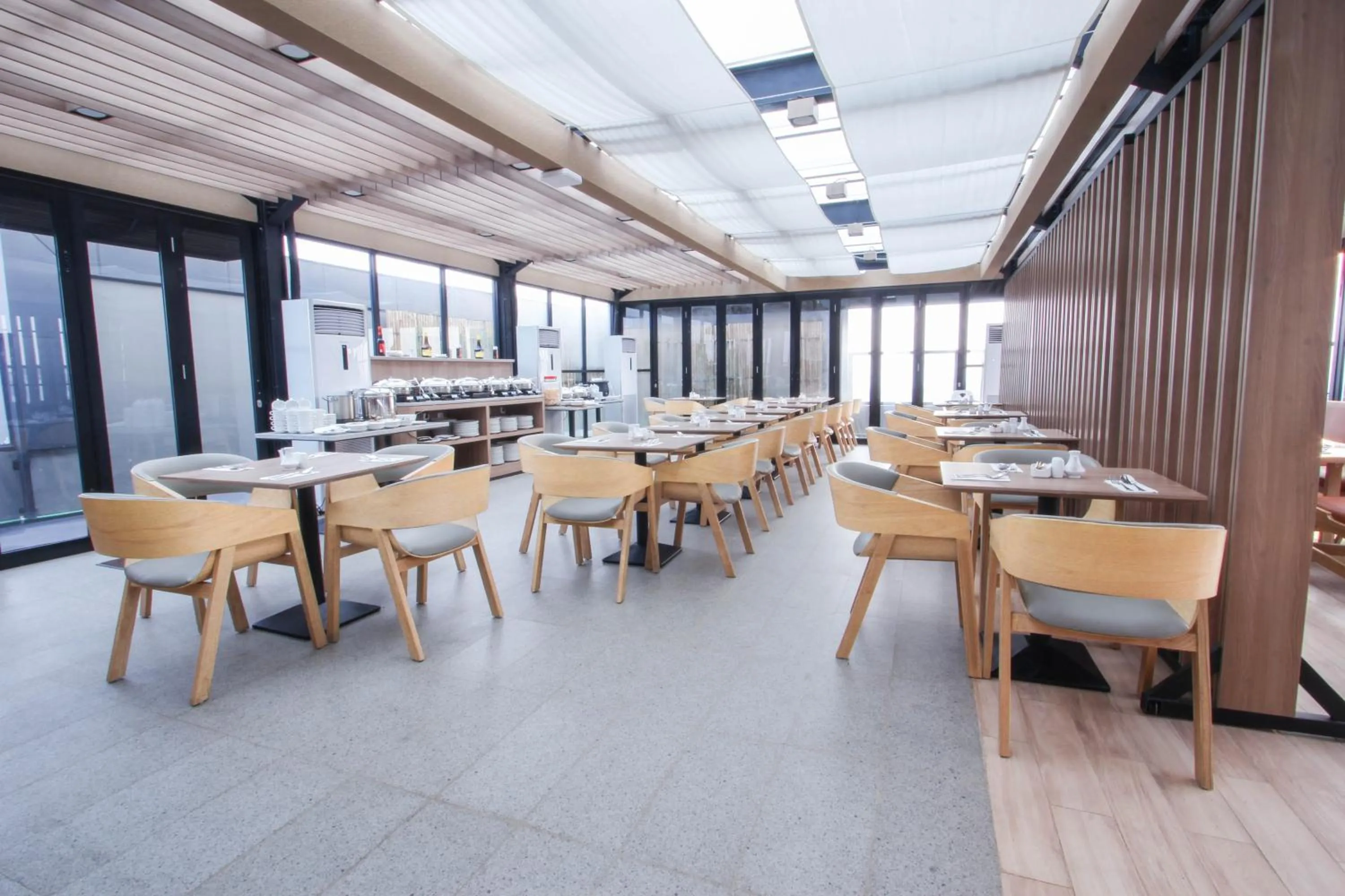 Restaurant/places to eat in Kuretakeso Kemang Hotel