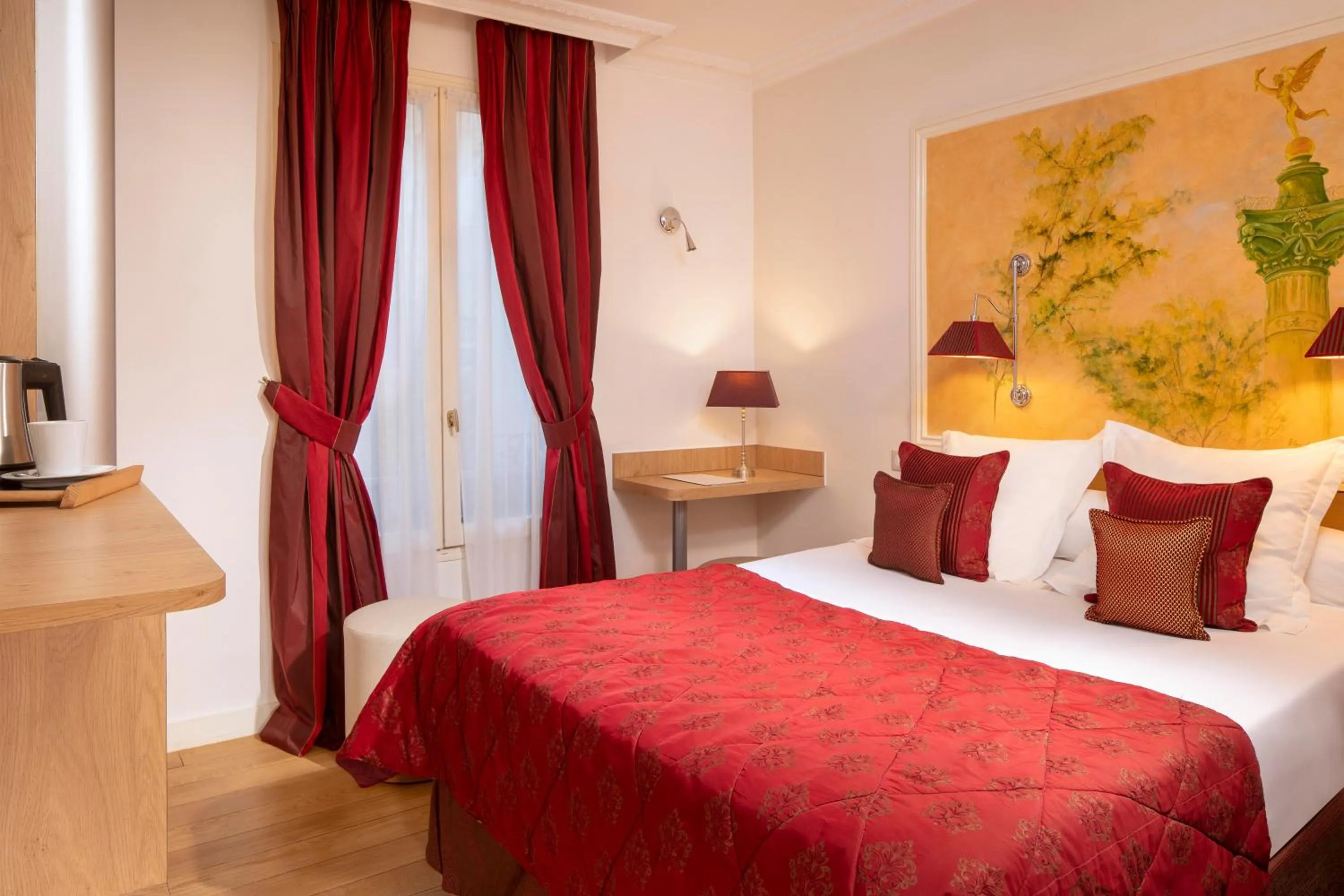 Photo of the whole room, Bed in Hôtel du Levant