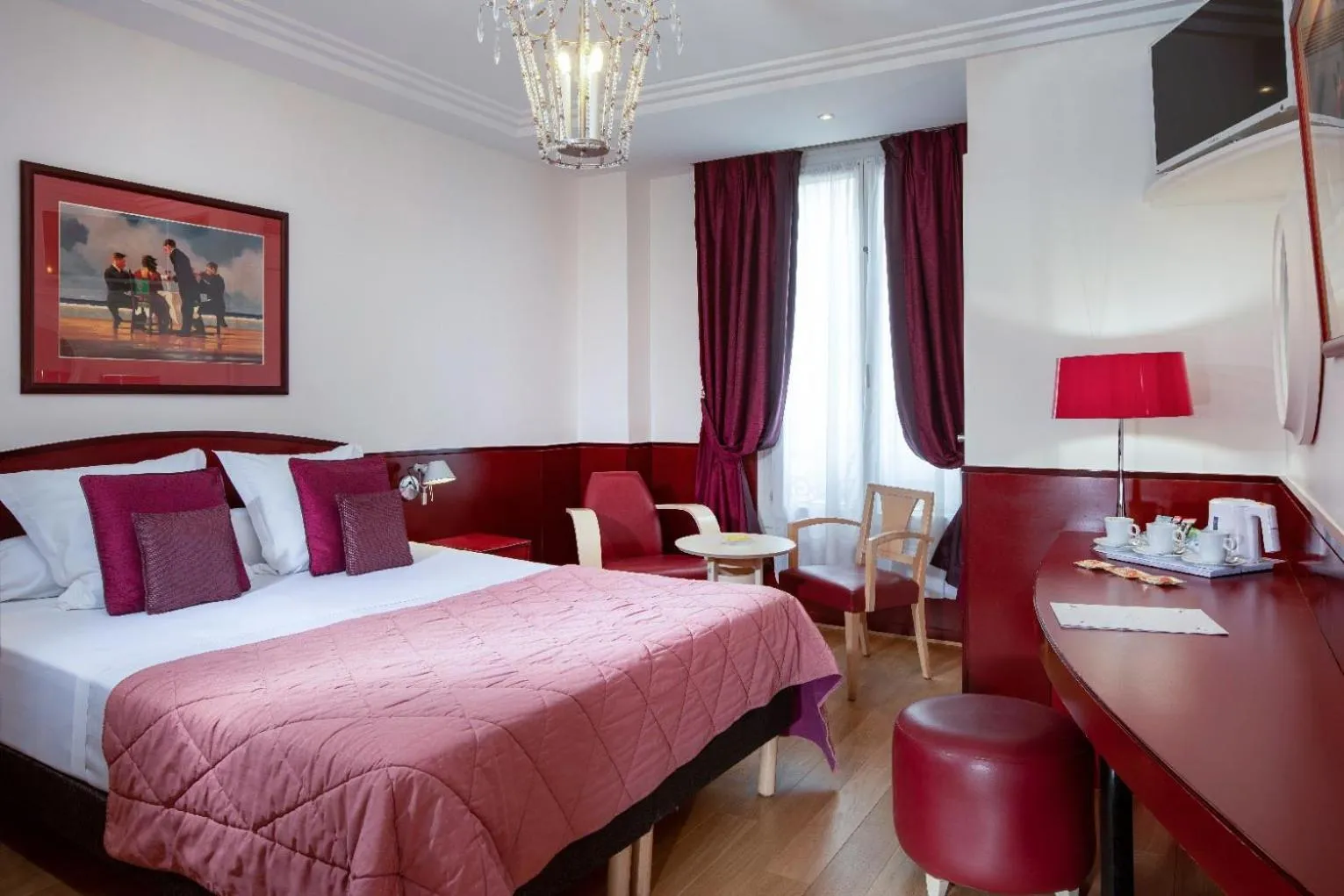 Bed in Hôtel du Levant