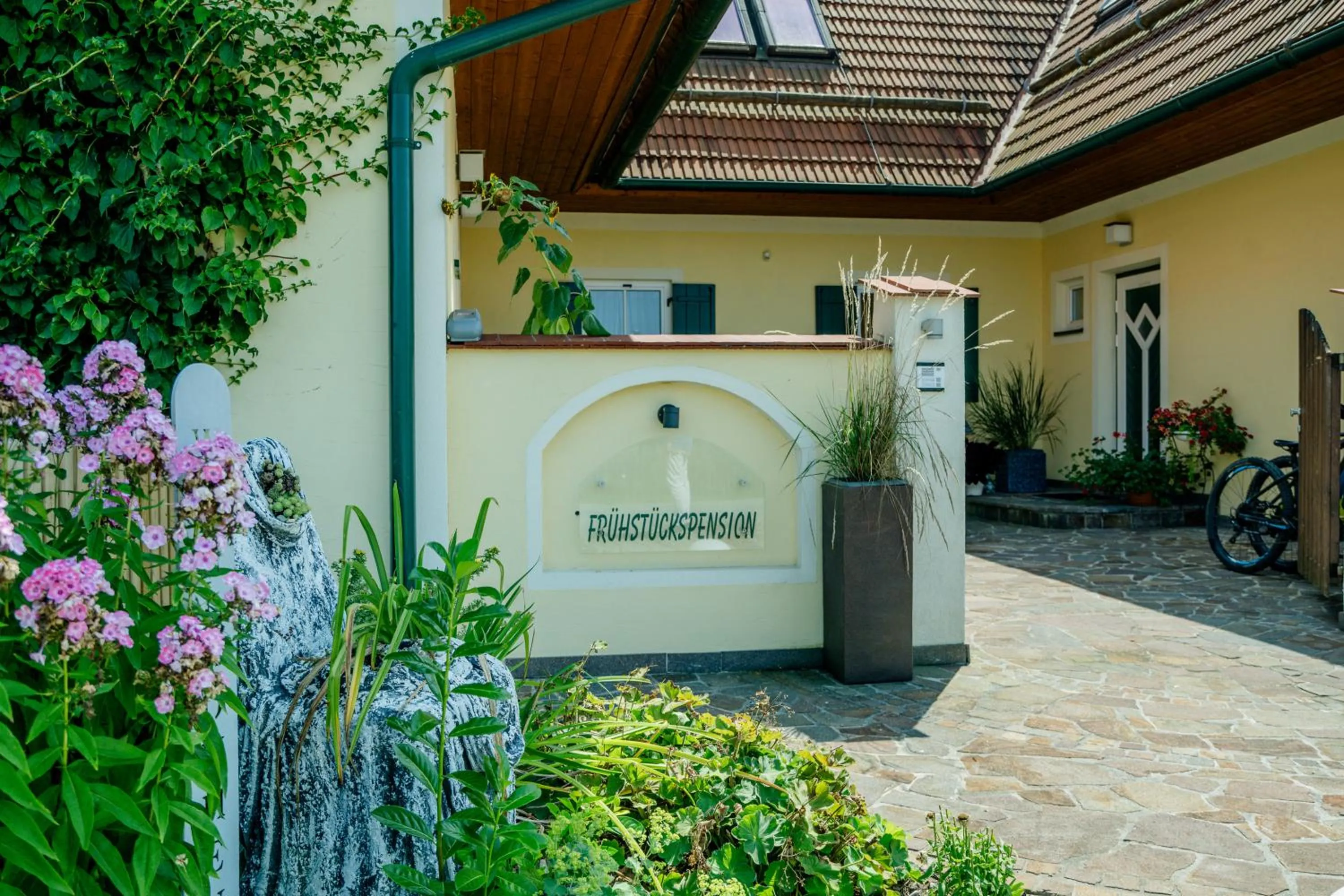 Property building in Herberts Stubn