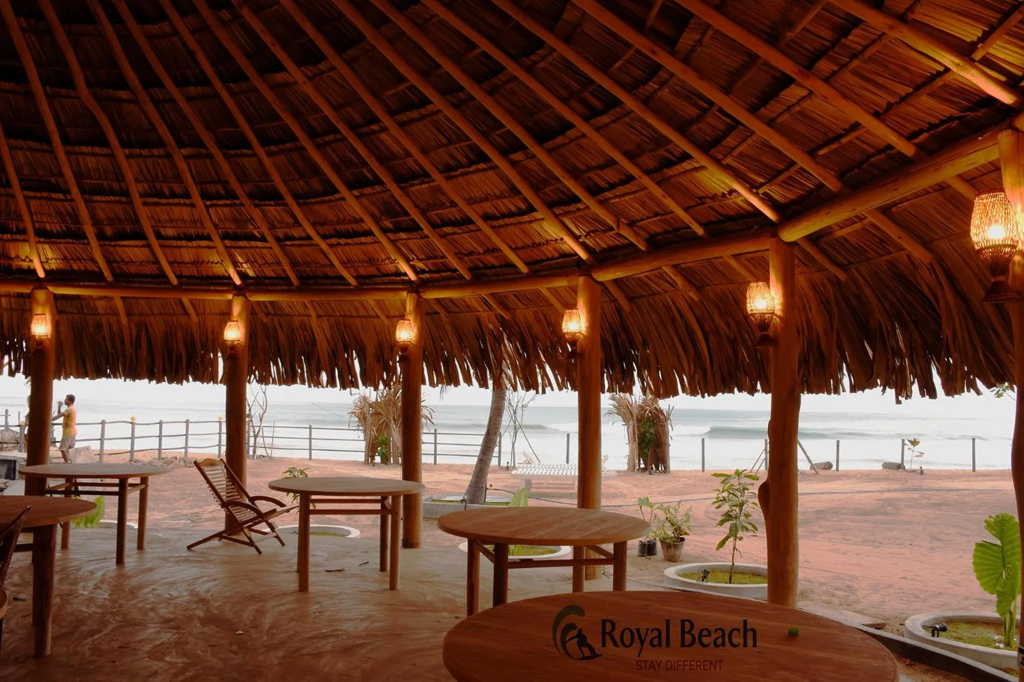 Restaurant/places to eat in Royal Beach