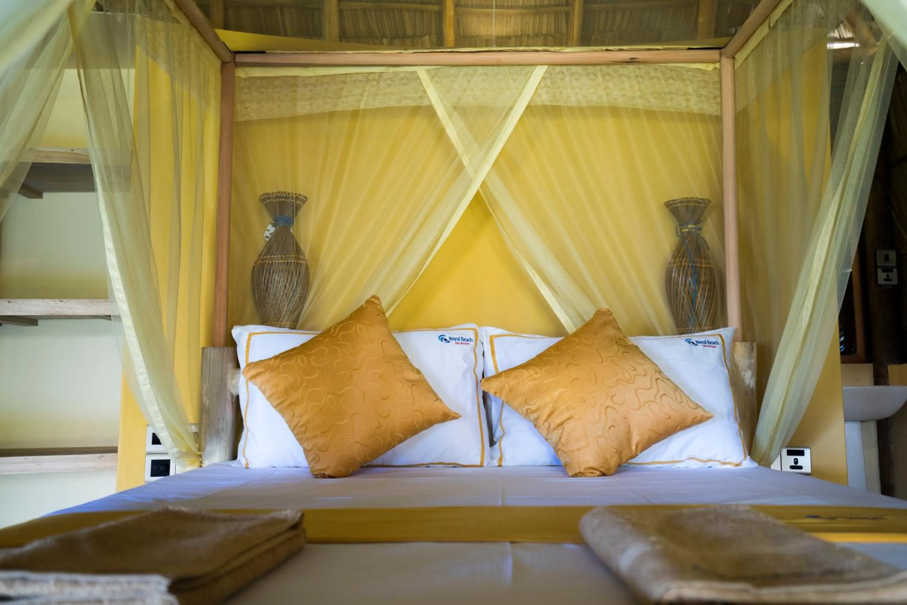 Bedroom, Bed in Royal Beach