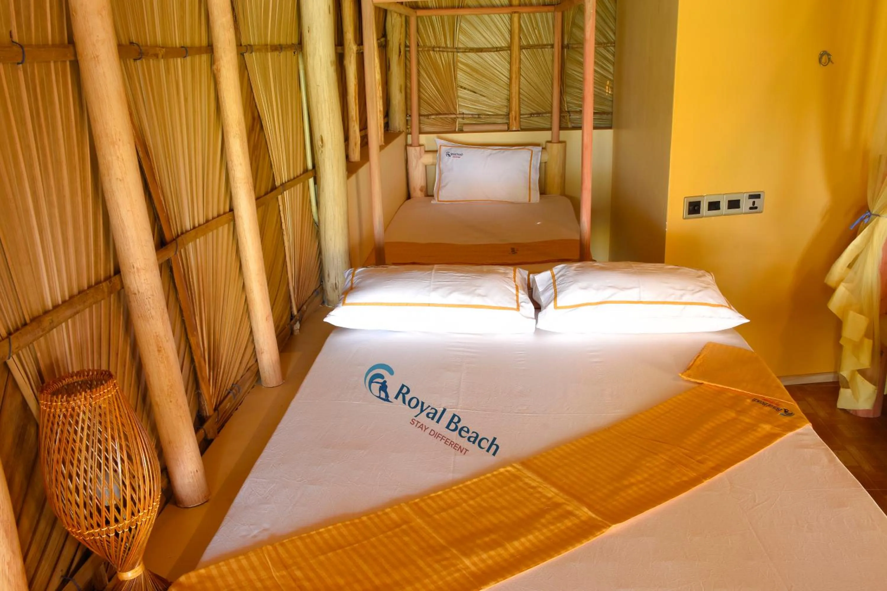 Bedroom, Bed in Royal Beach