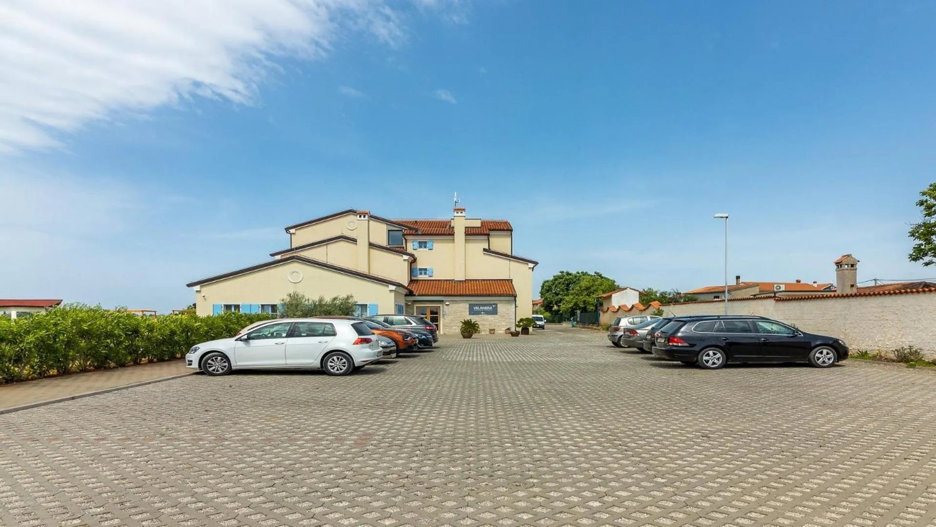 VELANERA Hotel & Restaurant